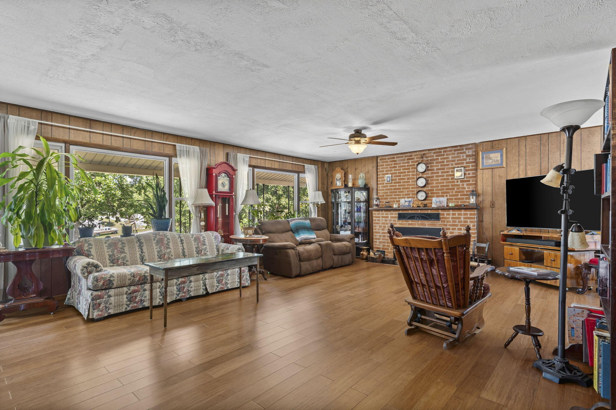 24 Dorsett Lane Property Photo 13