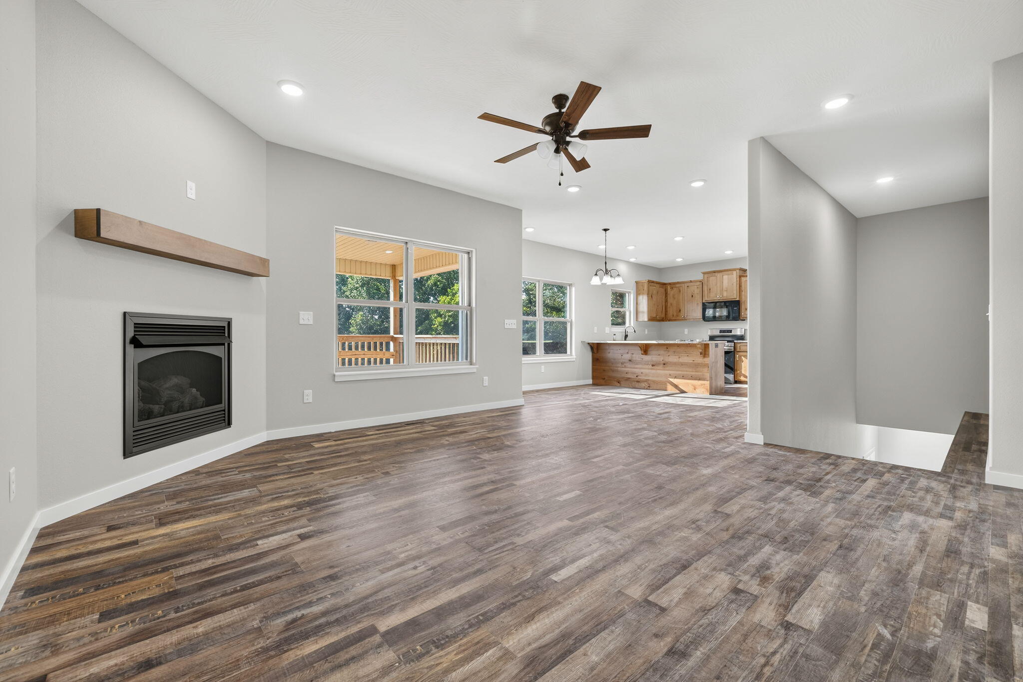 421 Beavertail Road Property Photo 3