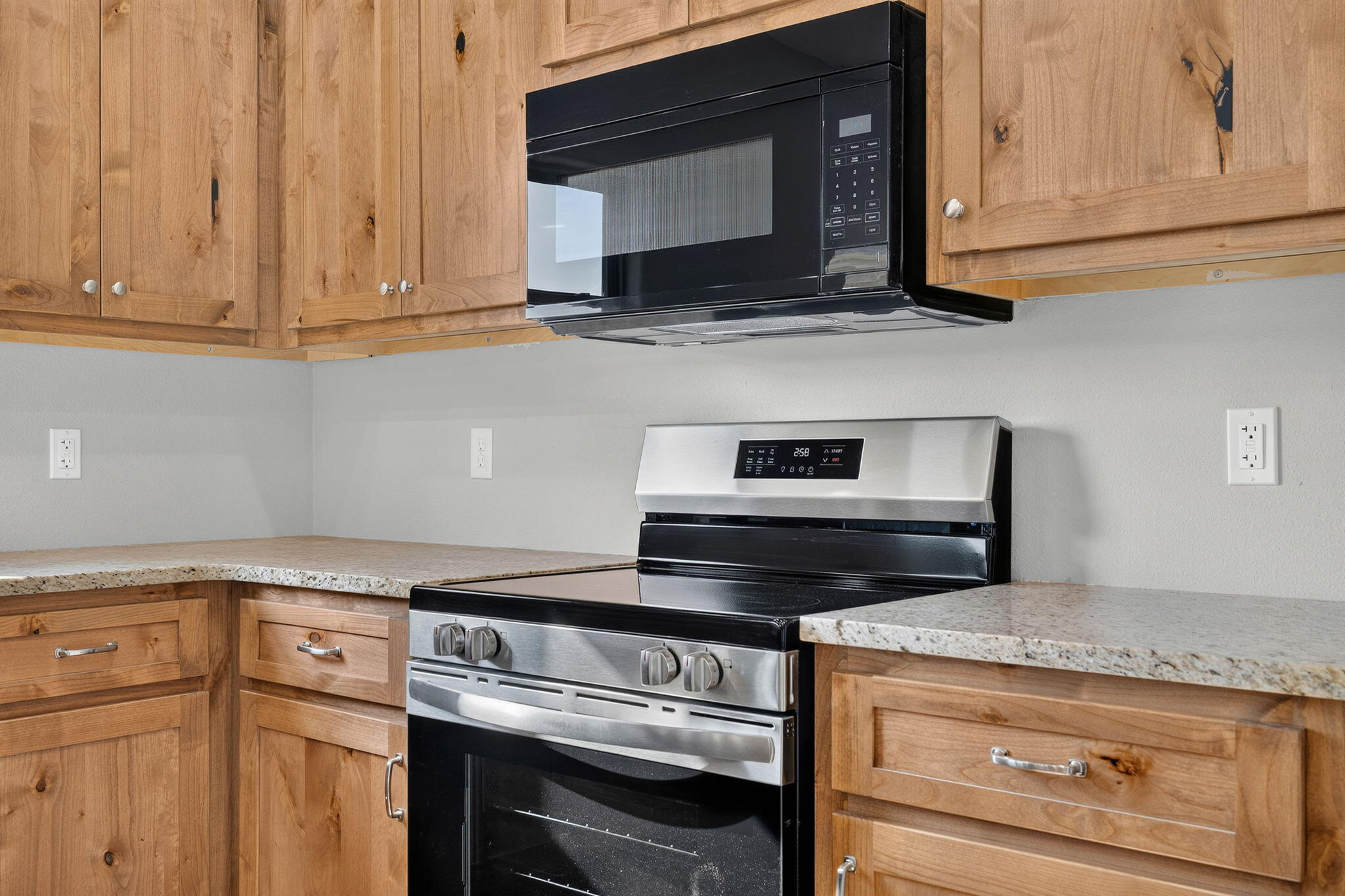 421 Beavertail Road Property Photo 11