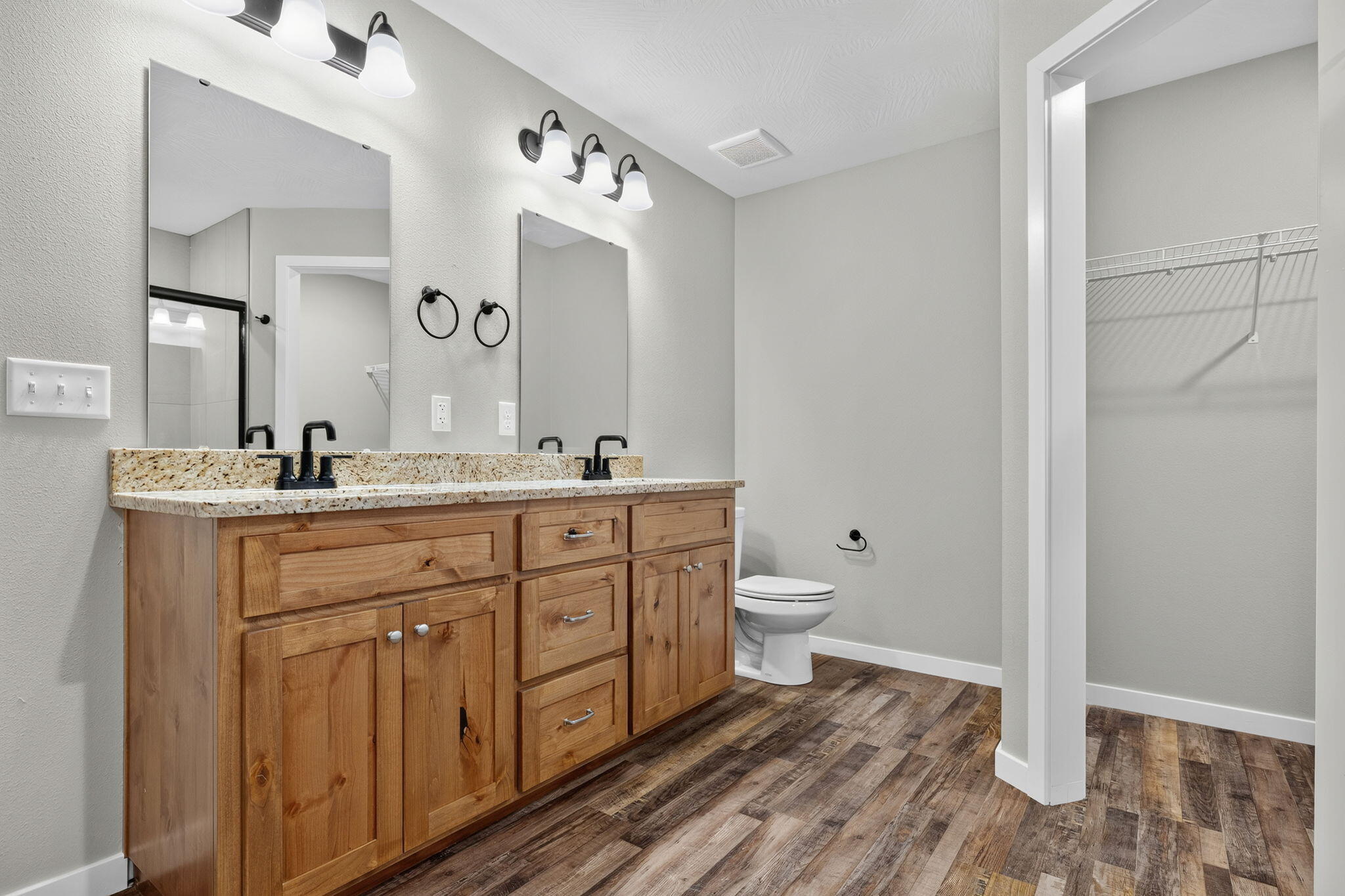 421 Beavertail Road Property Photo 17