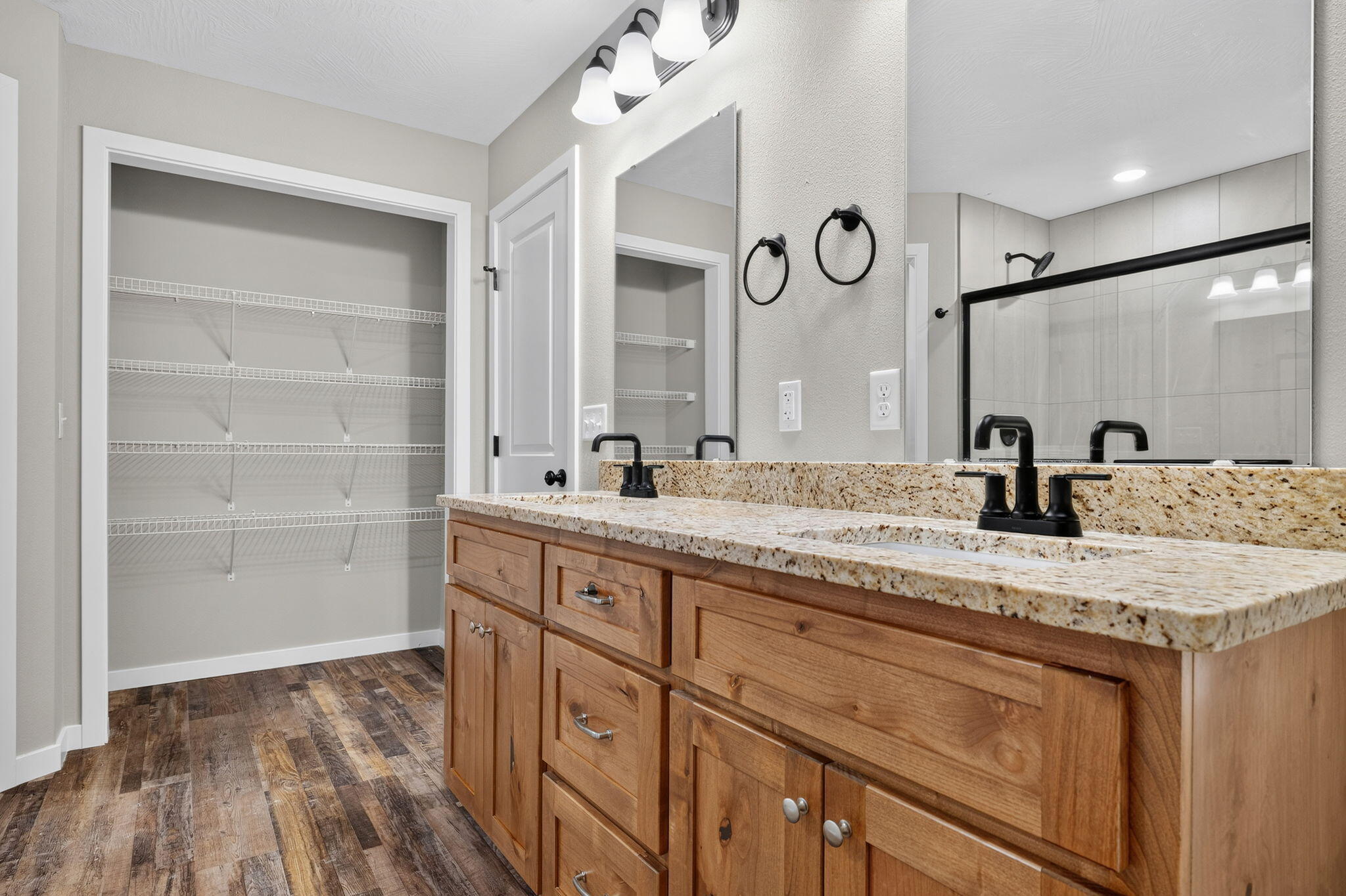 421 Beavertail Road Property Photo 18
