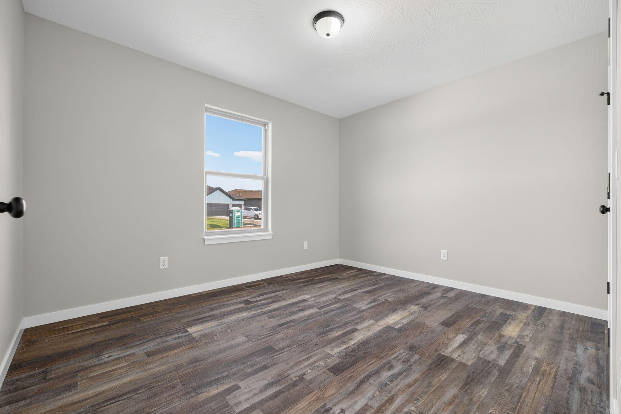 421 Beavertail Road Property Photo 22