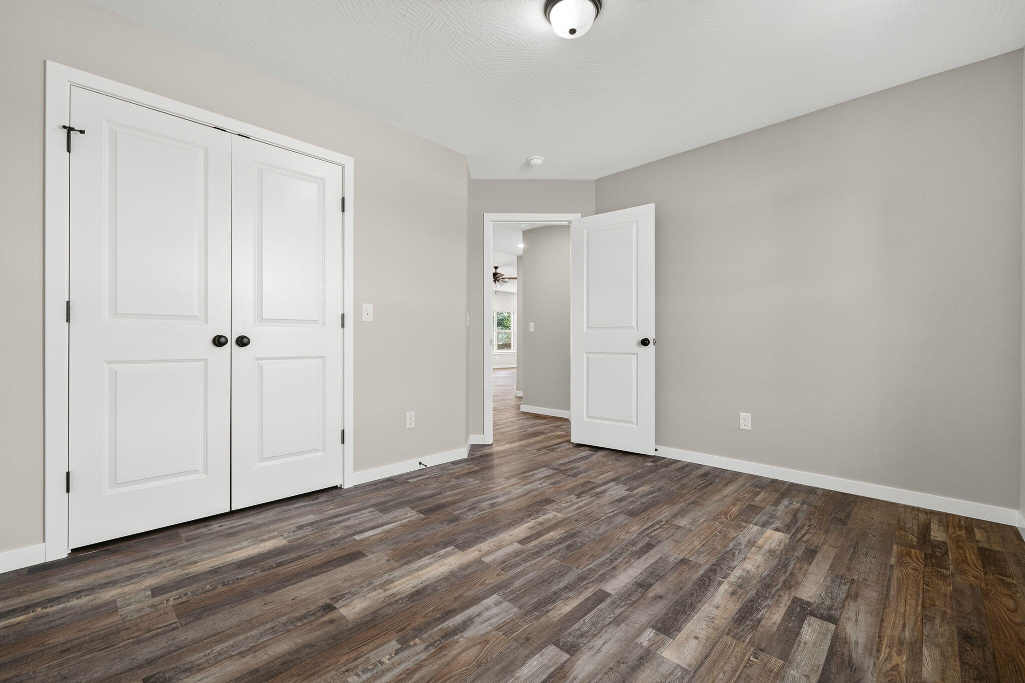 421 Beavertail Road Property Photo 23