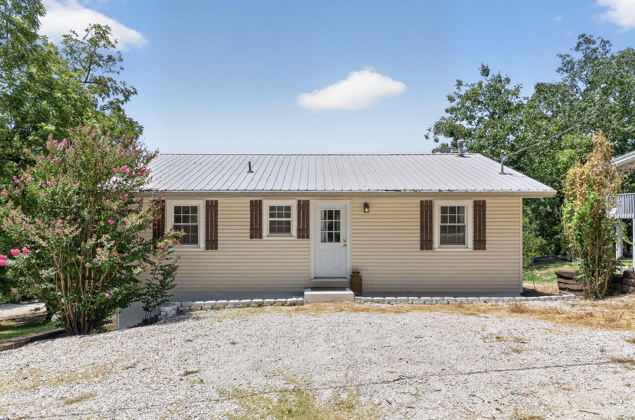 26418 Fisher Cove Lane Property Photo 3