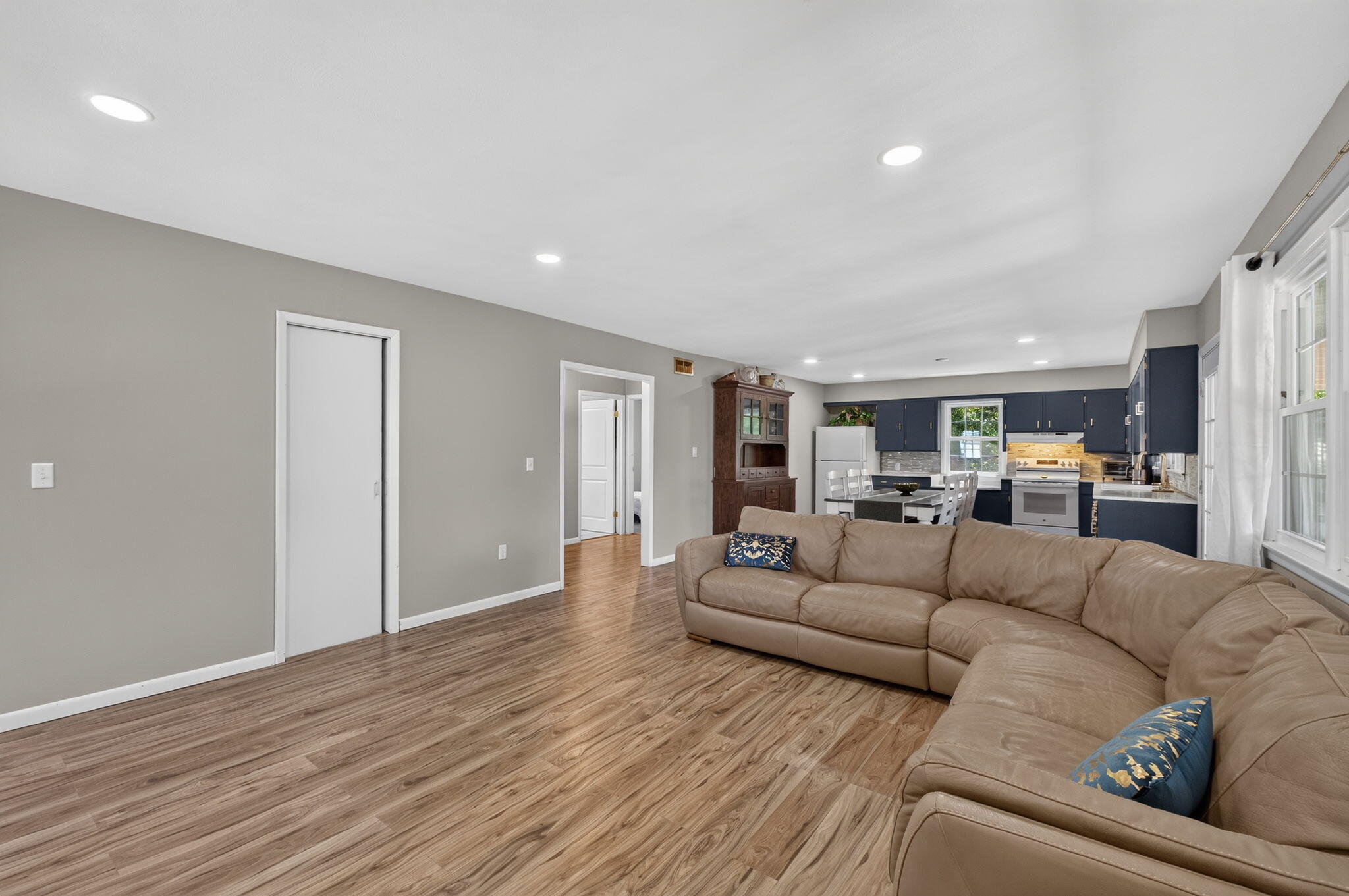 26418 Fisher Cove Lane Property Photo 6