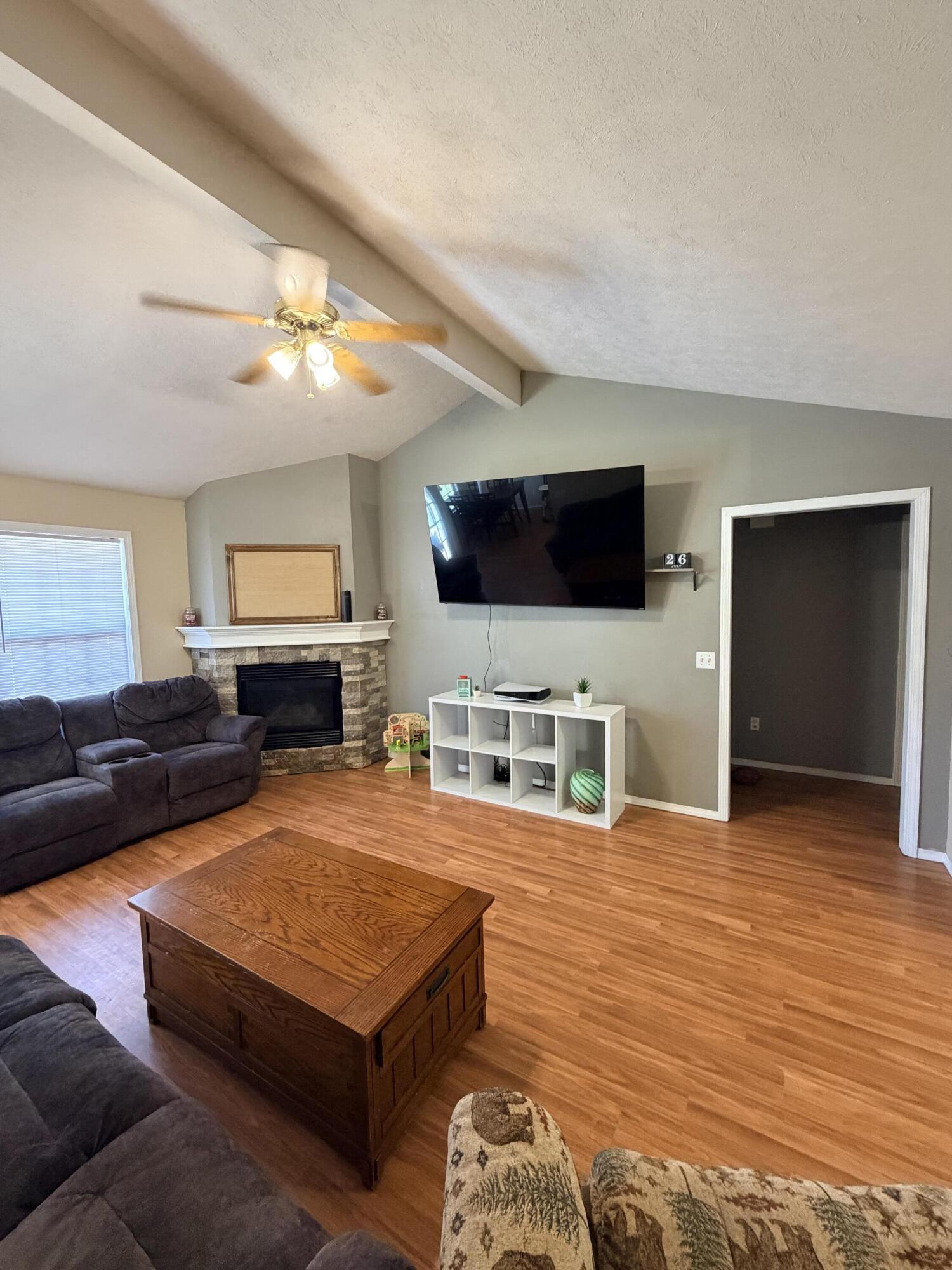 4136 Somerset Drive Property Photo 6