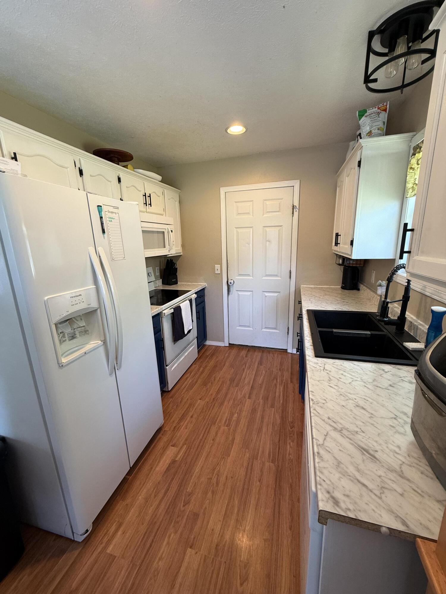 4136 Somerset Drive Property Photo 10