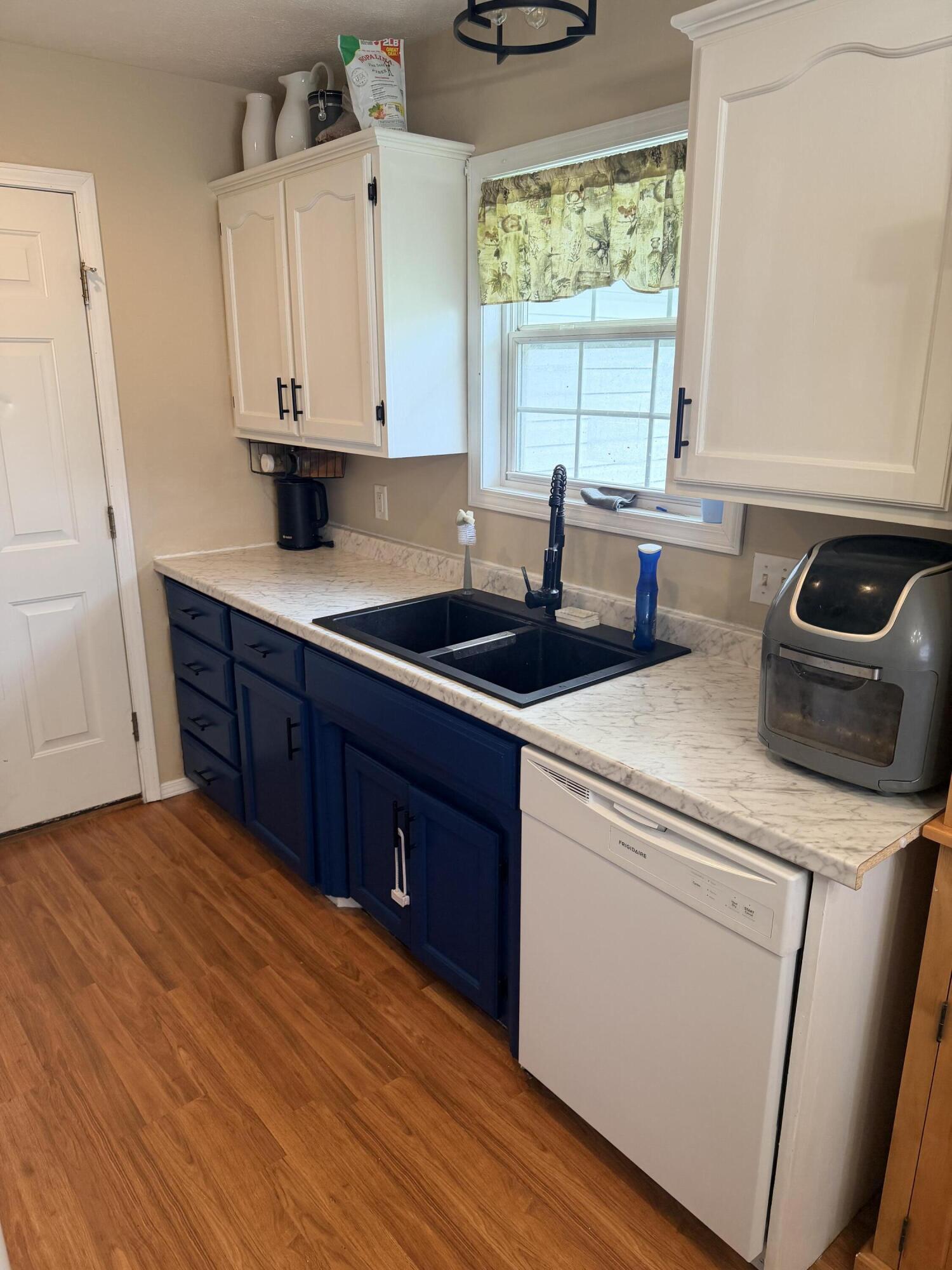 4136 Somerset Drive Property Photo 11