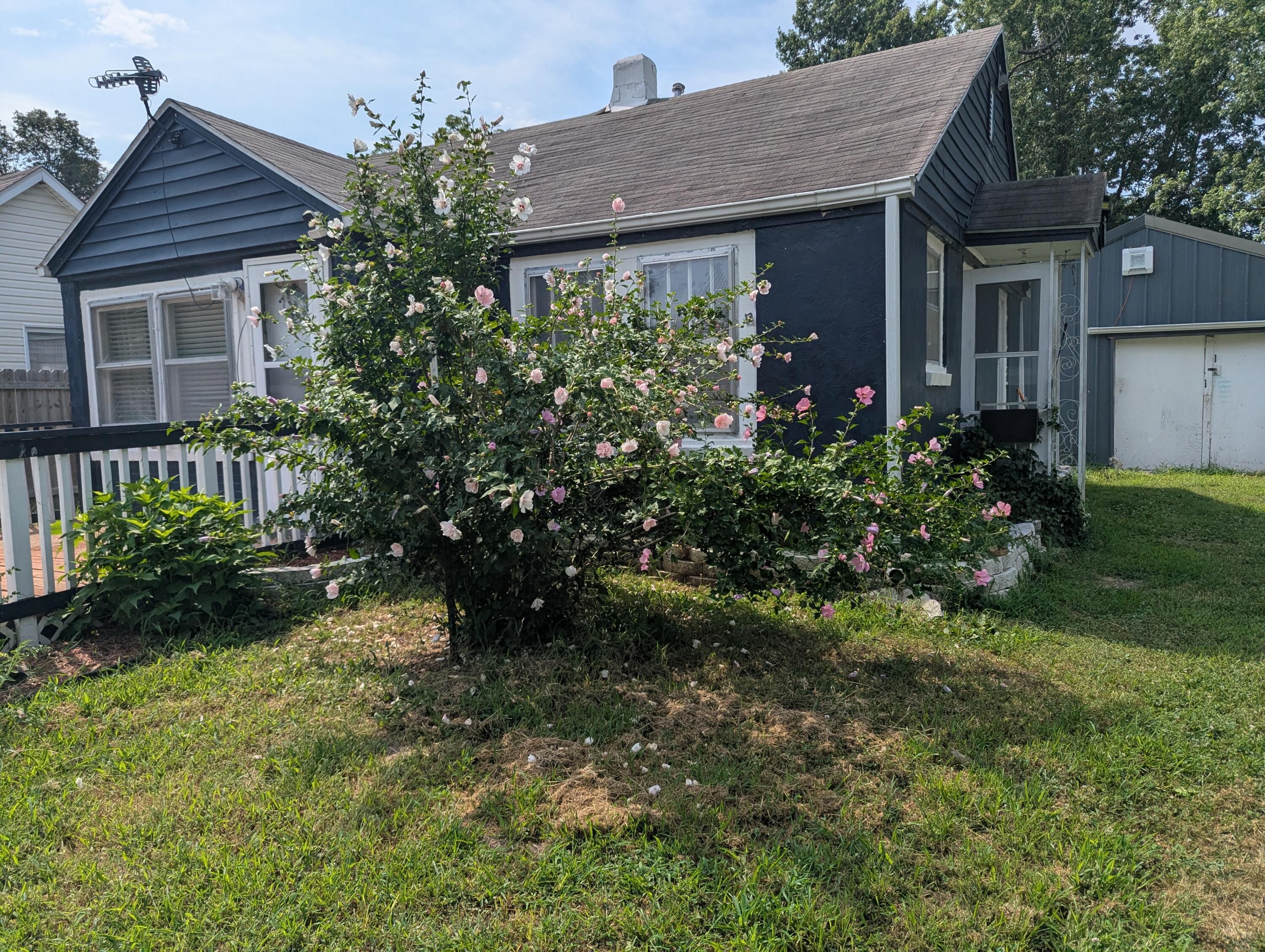 18 West Delta Street Property Photo 2