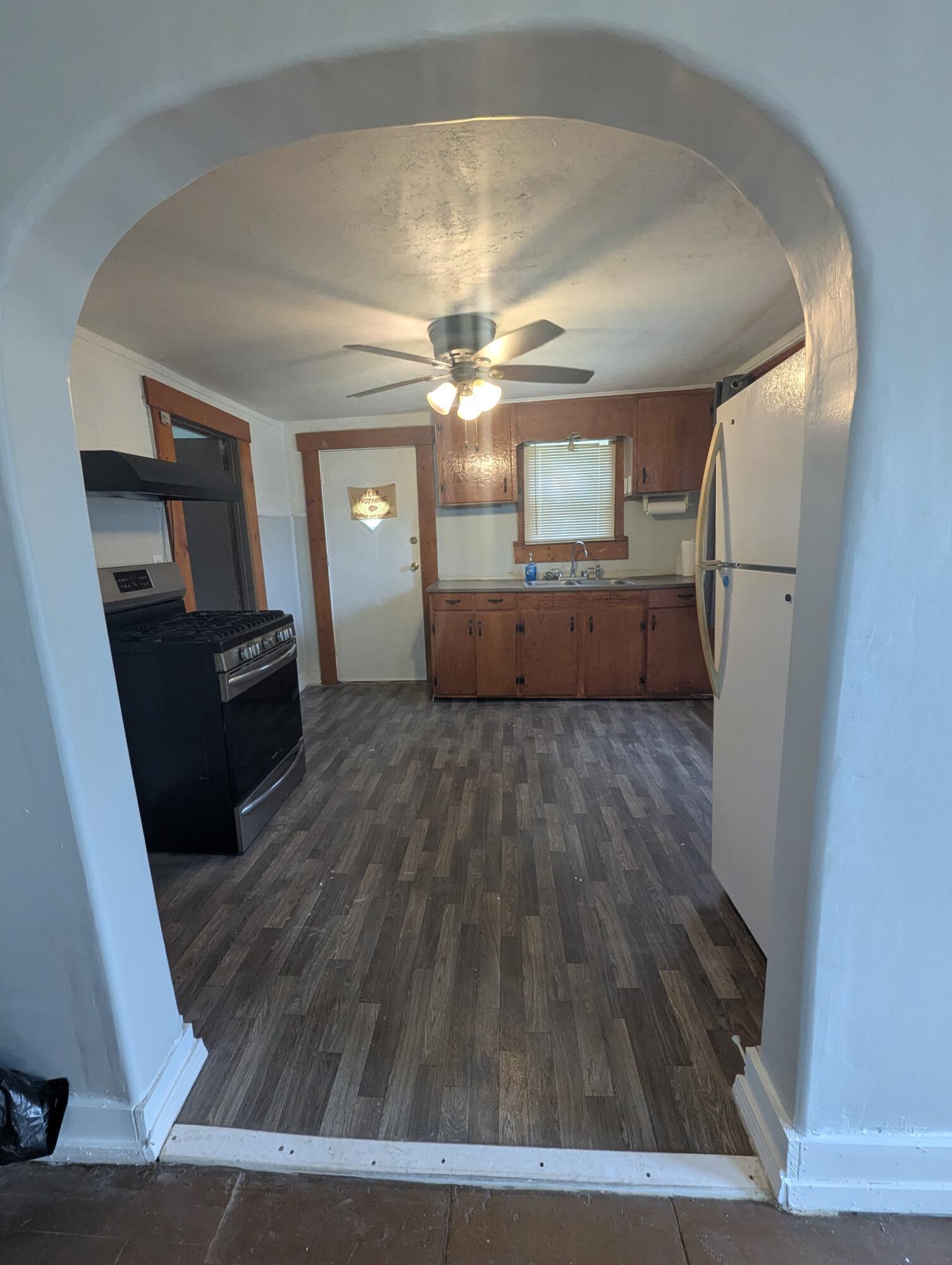 18 West Delta Street Property Photo 9