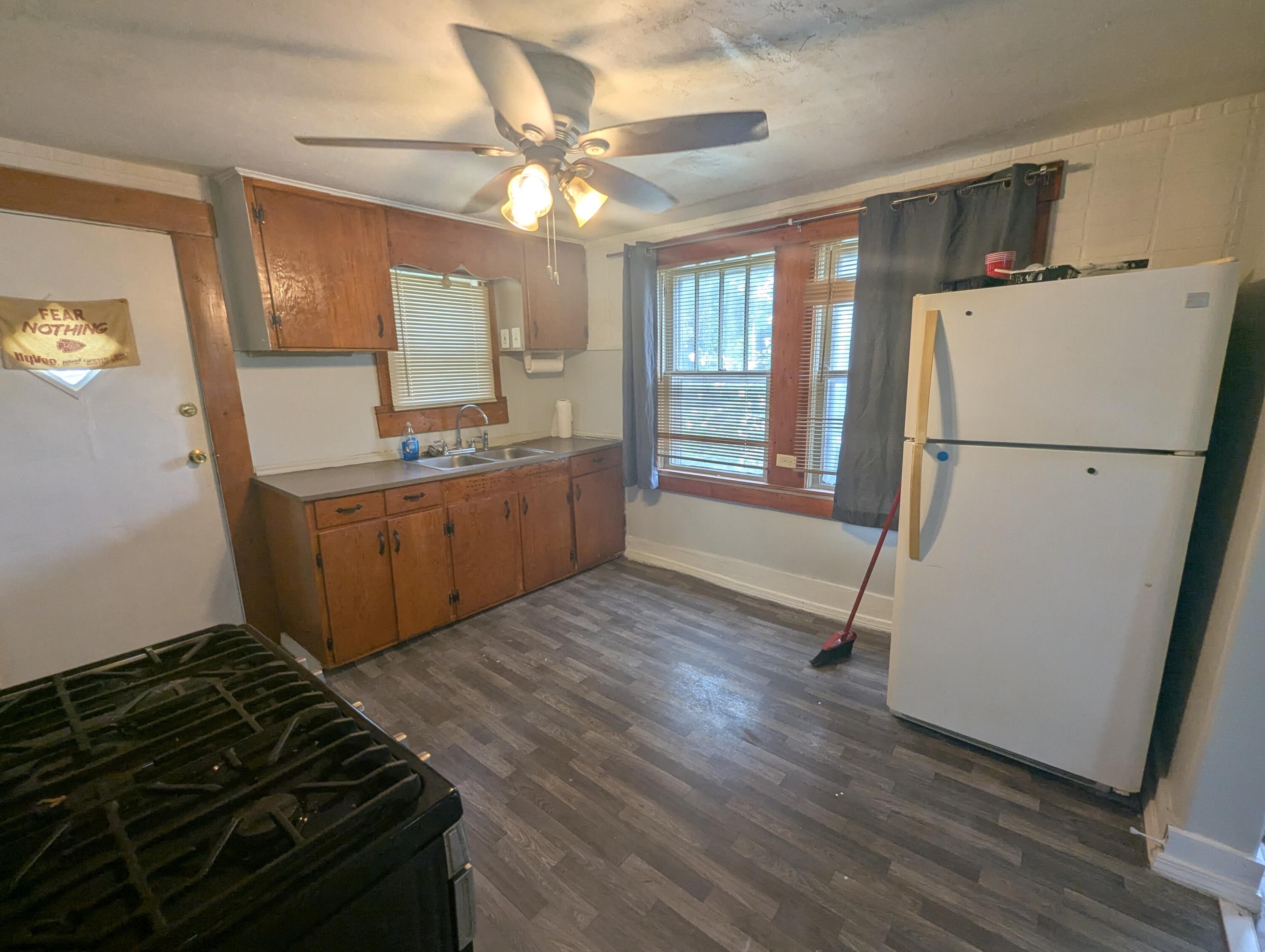 18 West Delta Street Property Photo 10
