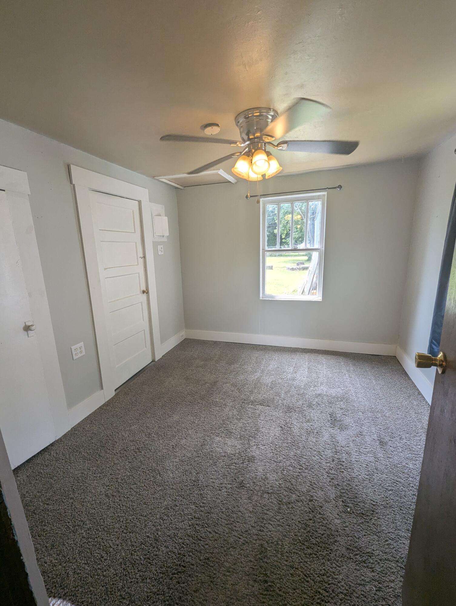 18 West Delta Street Property Photo 11