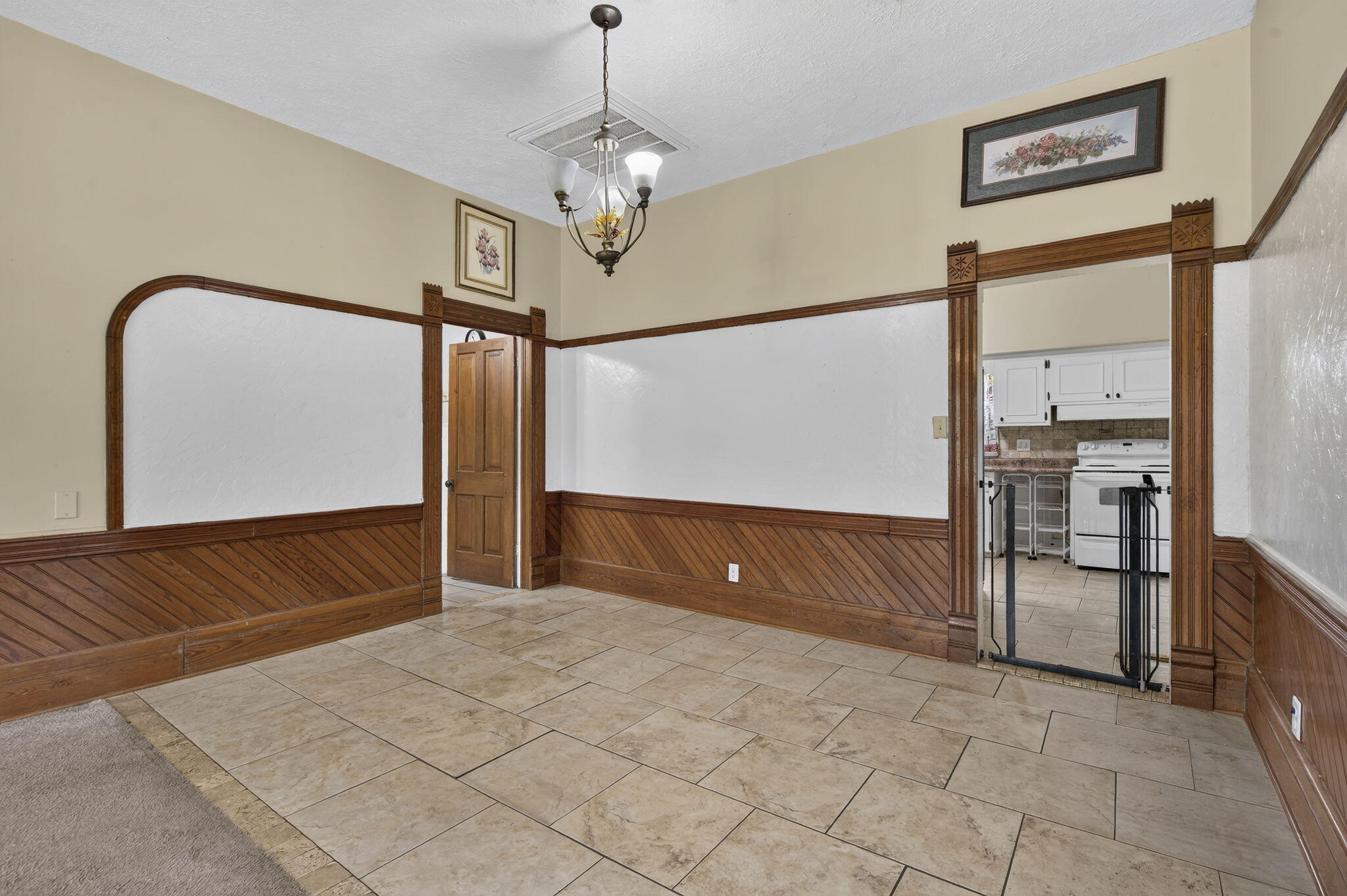 117 East Summit Avenue Property Photo 11
