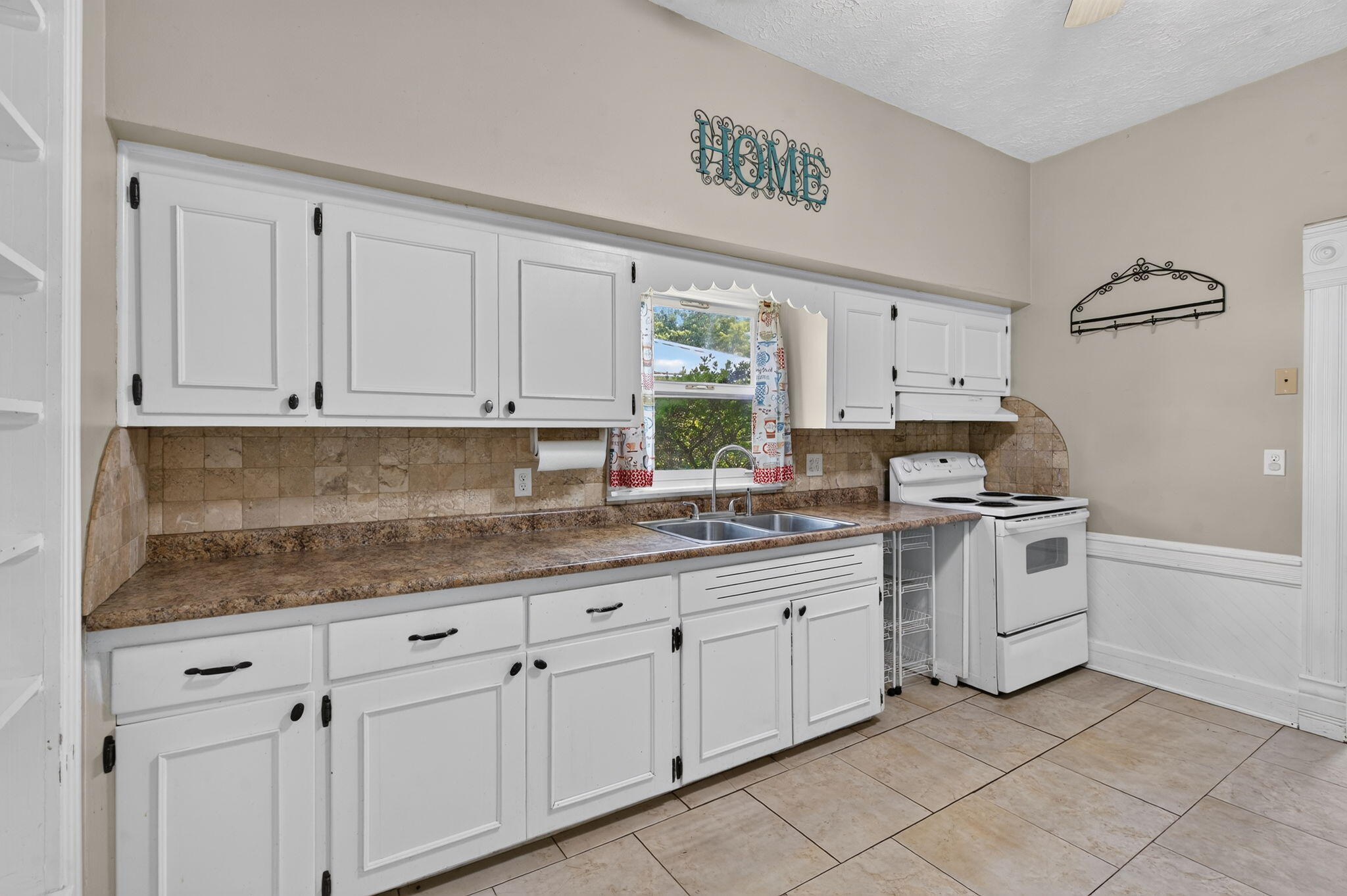117 East Summit Avenue Property Photo 14