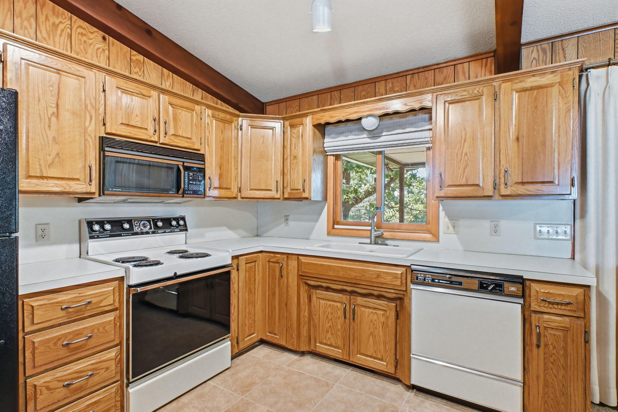 17345 Birch Road Property Photo 12