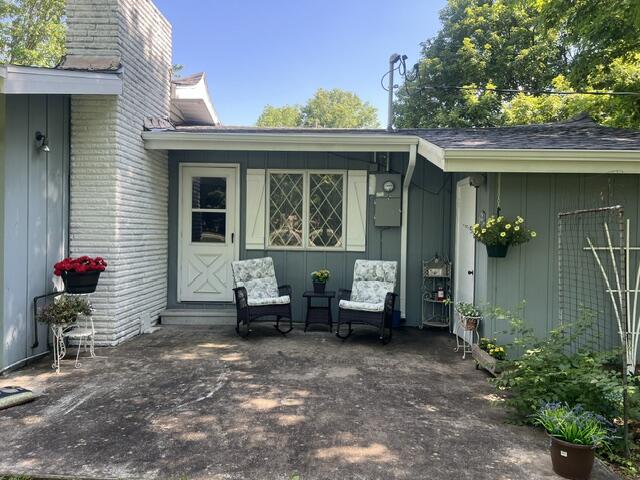 607 East Summit Street Property Photo 2