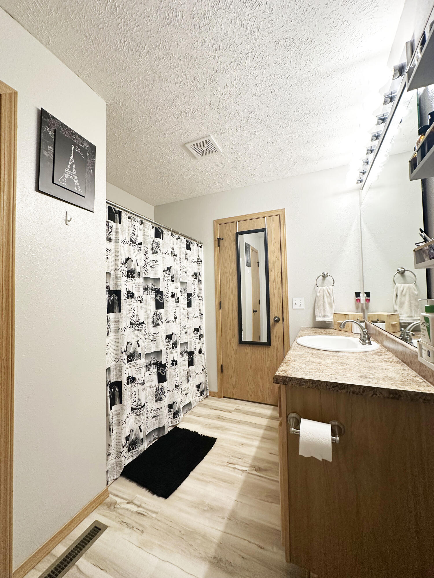 255 Maplewood Drive Property Photo 13