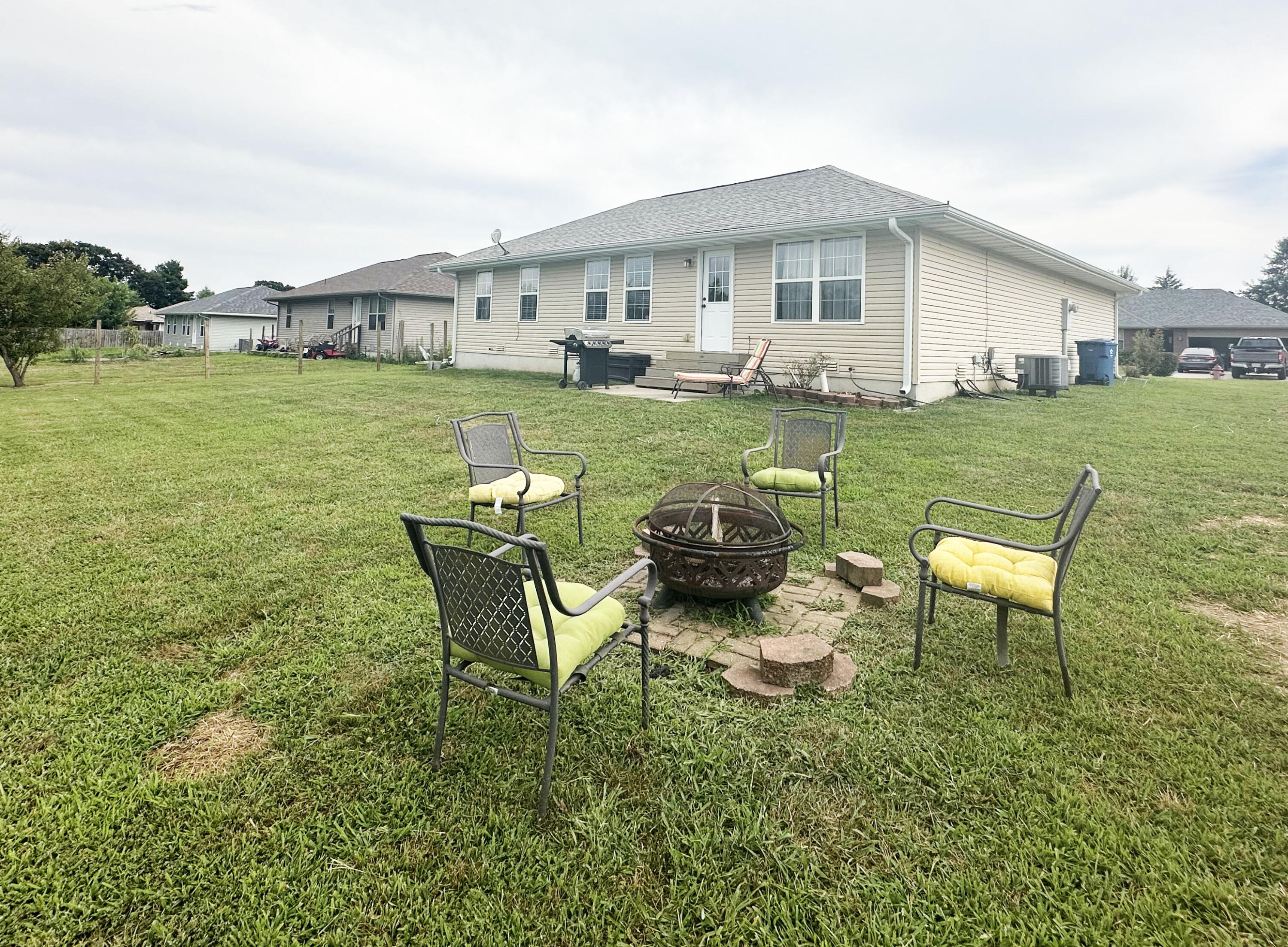 255 Maplewood Drive Property Photo 18