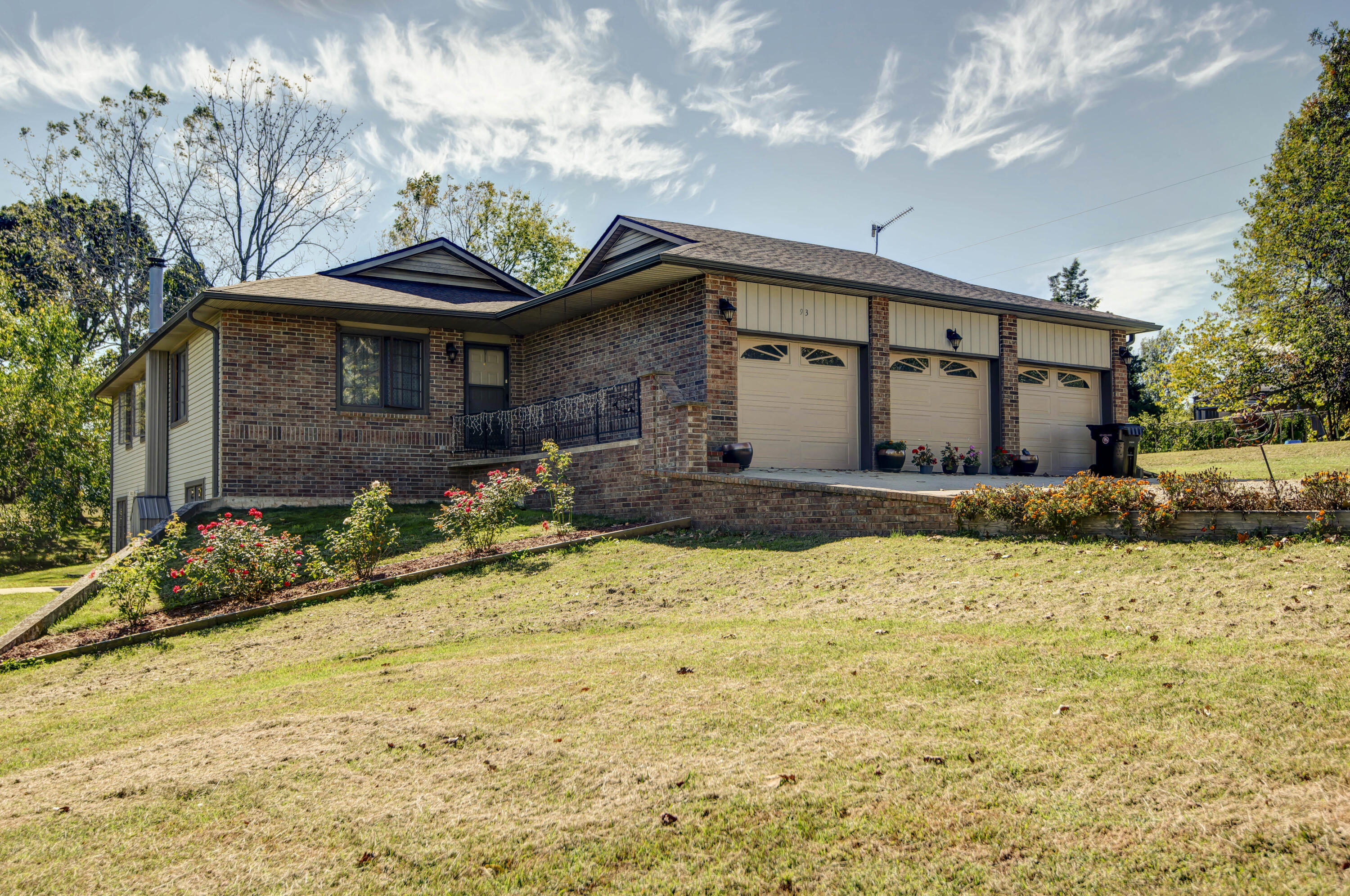 93 Meadow Hill Lane Property Photo 1
