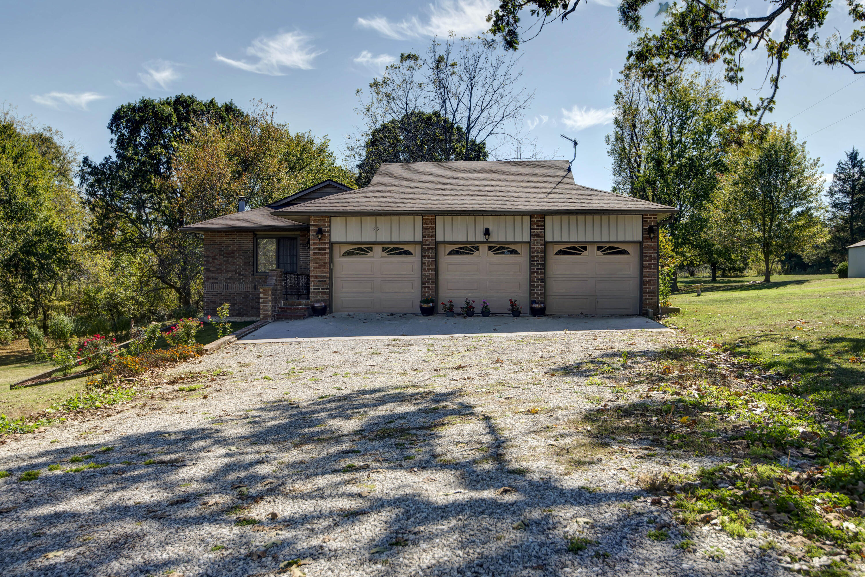 93 Meadow Hill Lane Property Photo 3