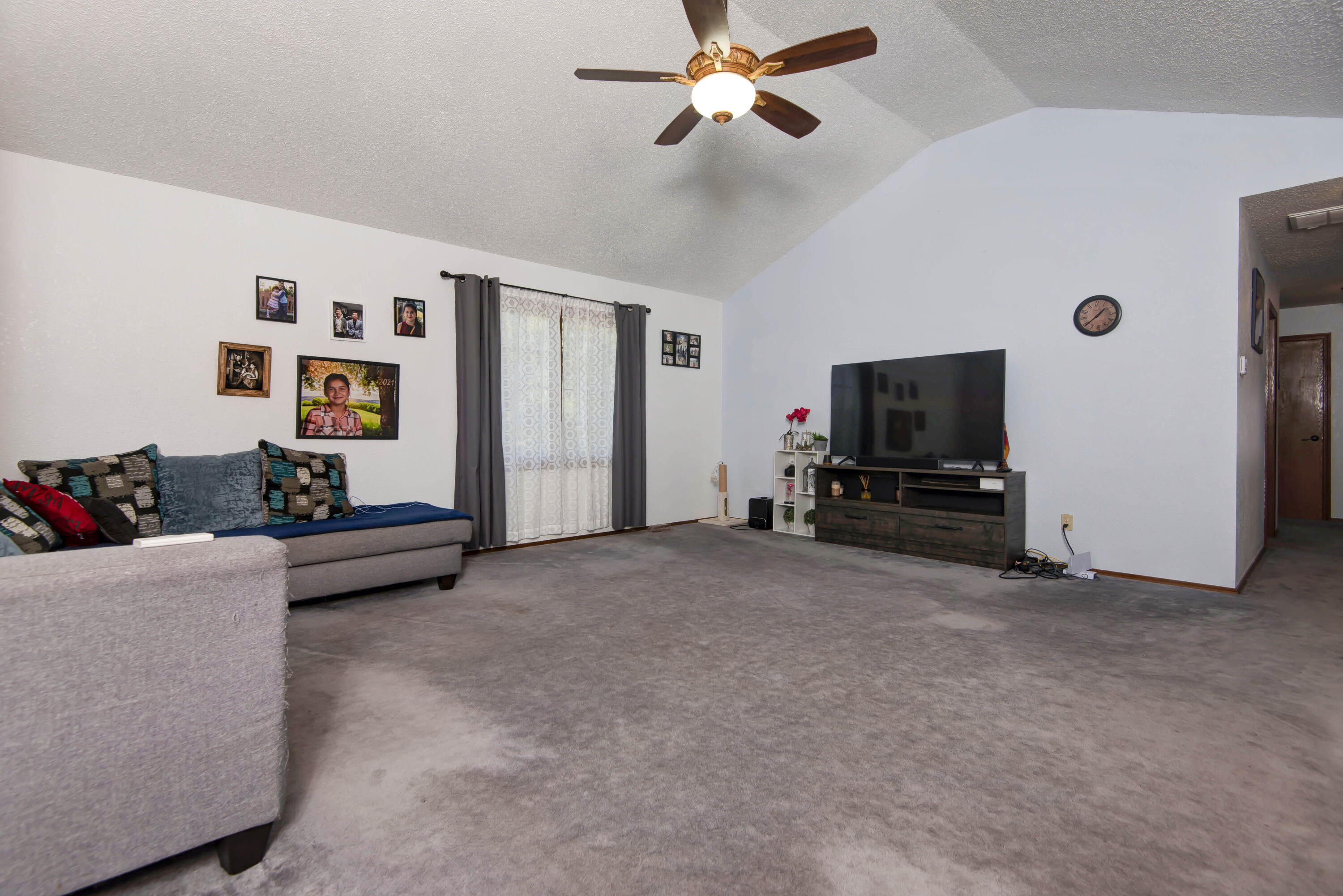 93 Meadow Hill Lane Property Photo 6