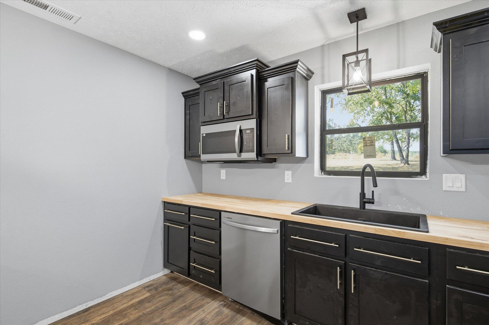 1840 State Highway B Property Photo 11