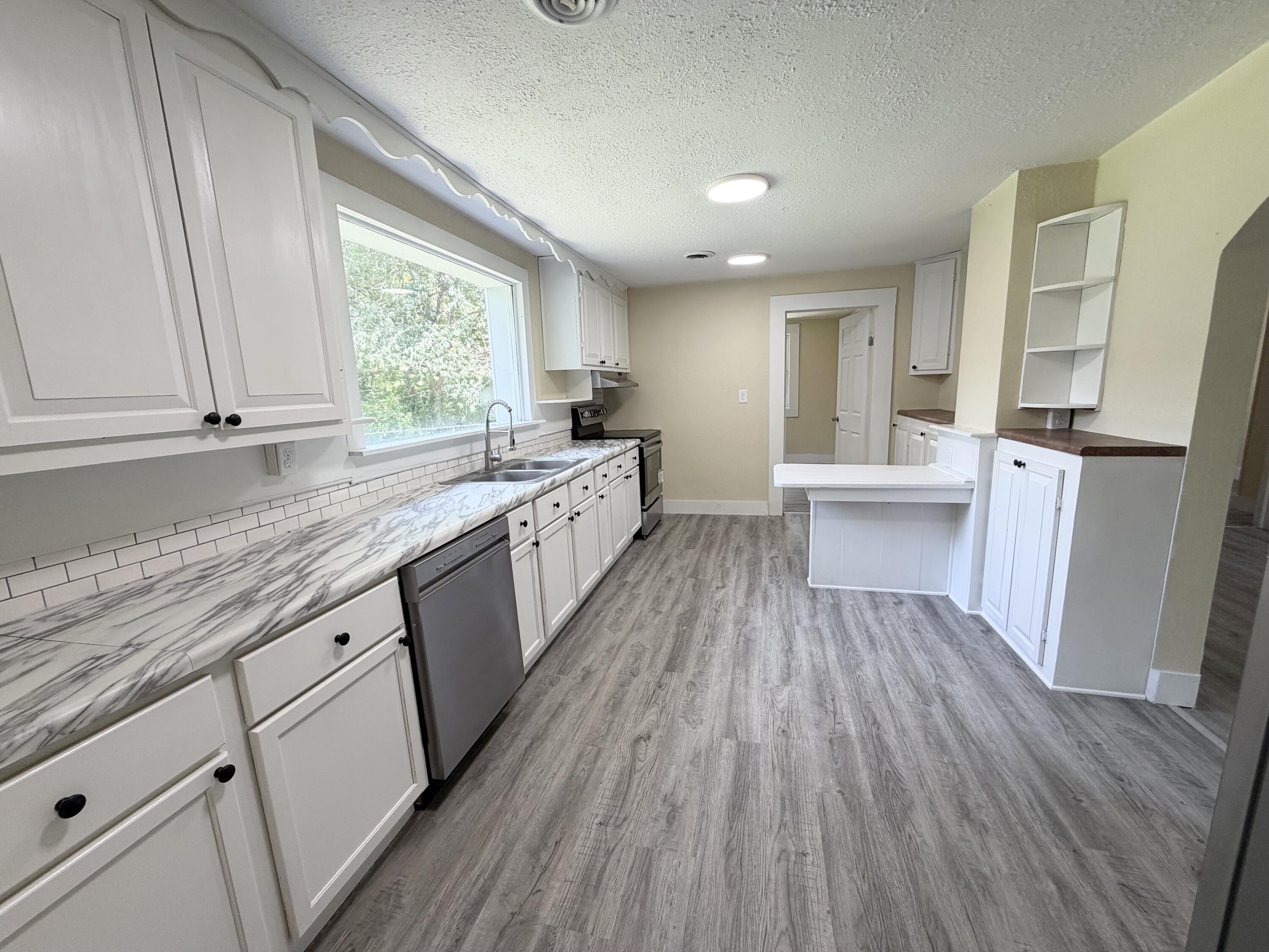 907 West Chestnut Street Property Photo 13