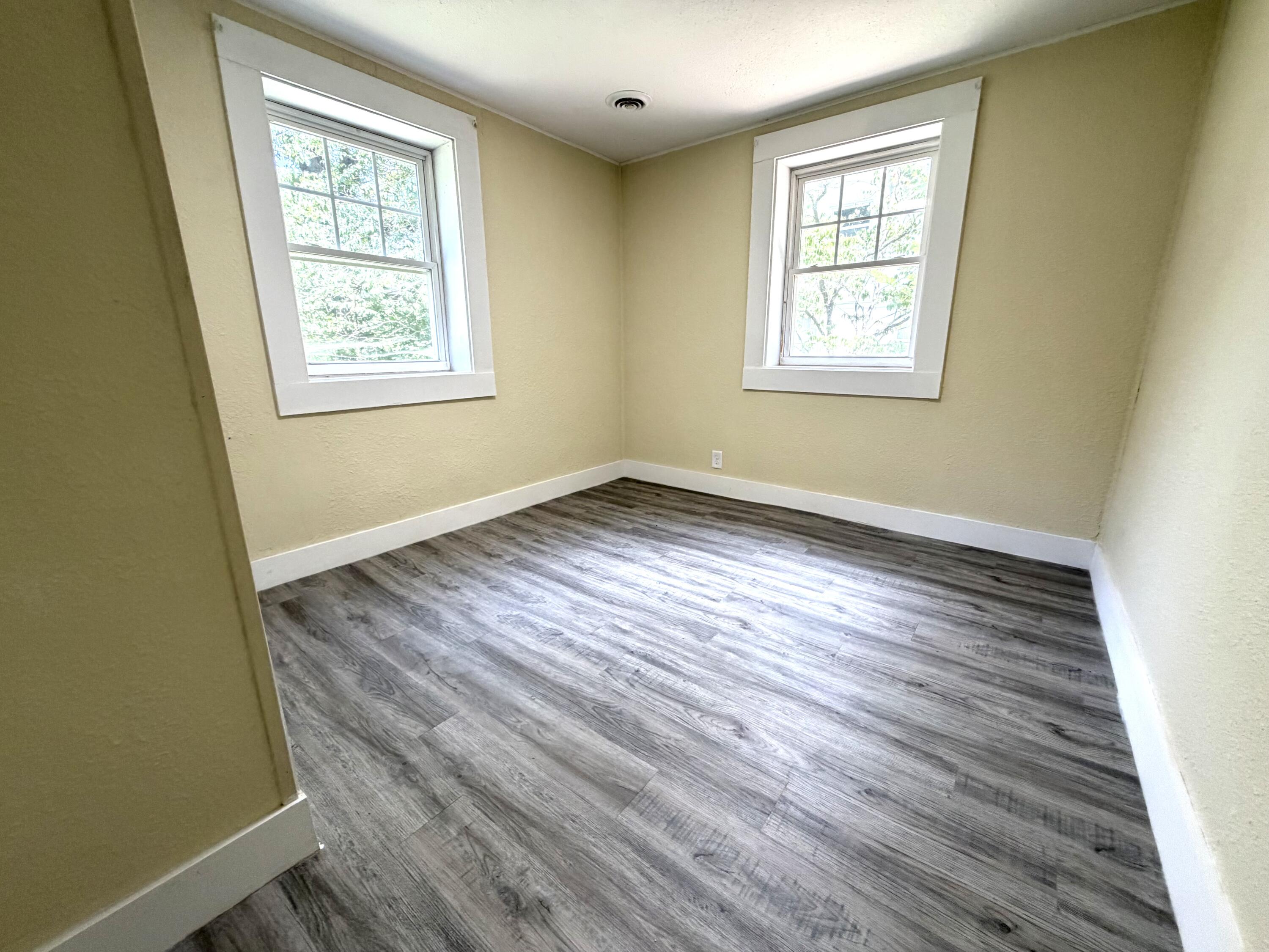 907 West Chestnut Street Property Photo 15