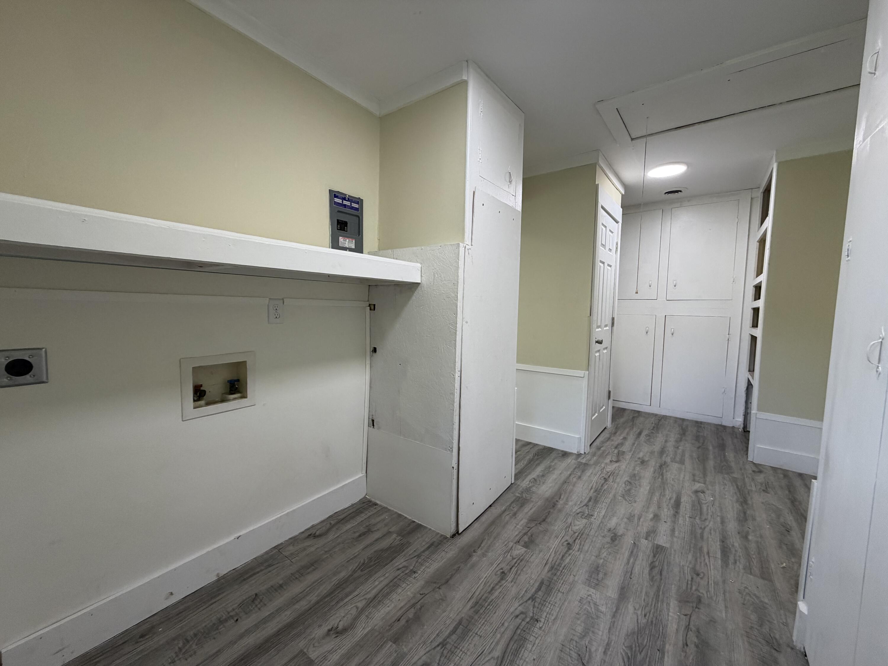 907 West Chestnut Street Property Photo 17