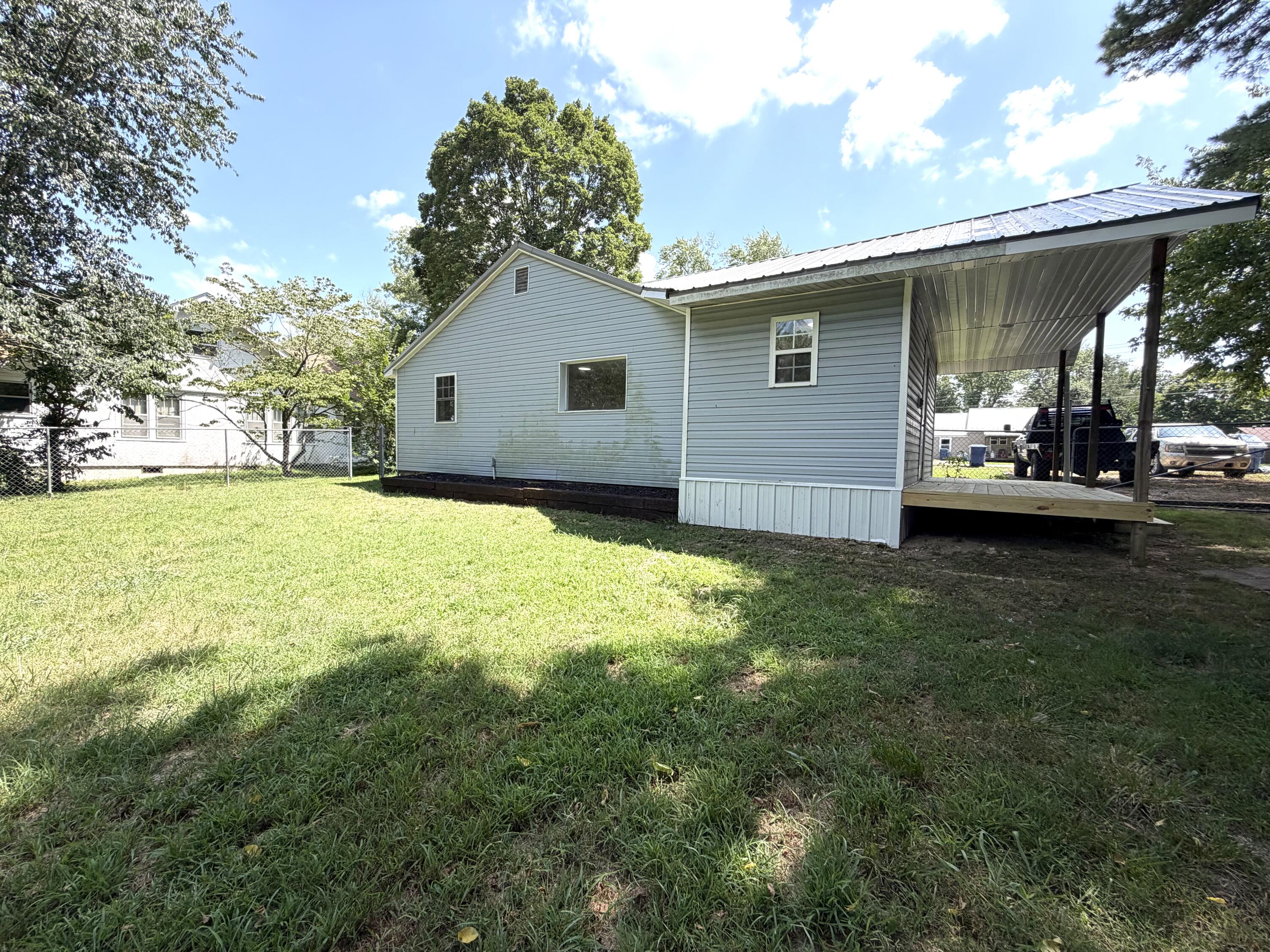 907 West Chestnut Street Property Photo 20