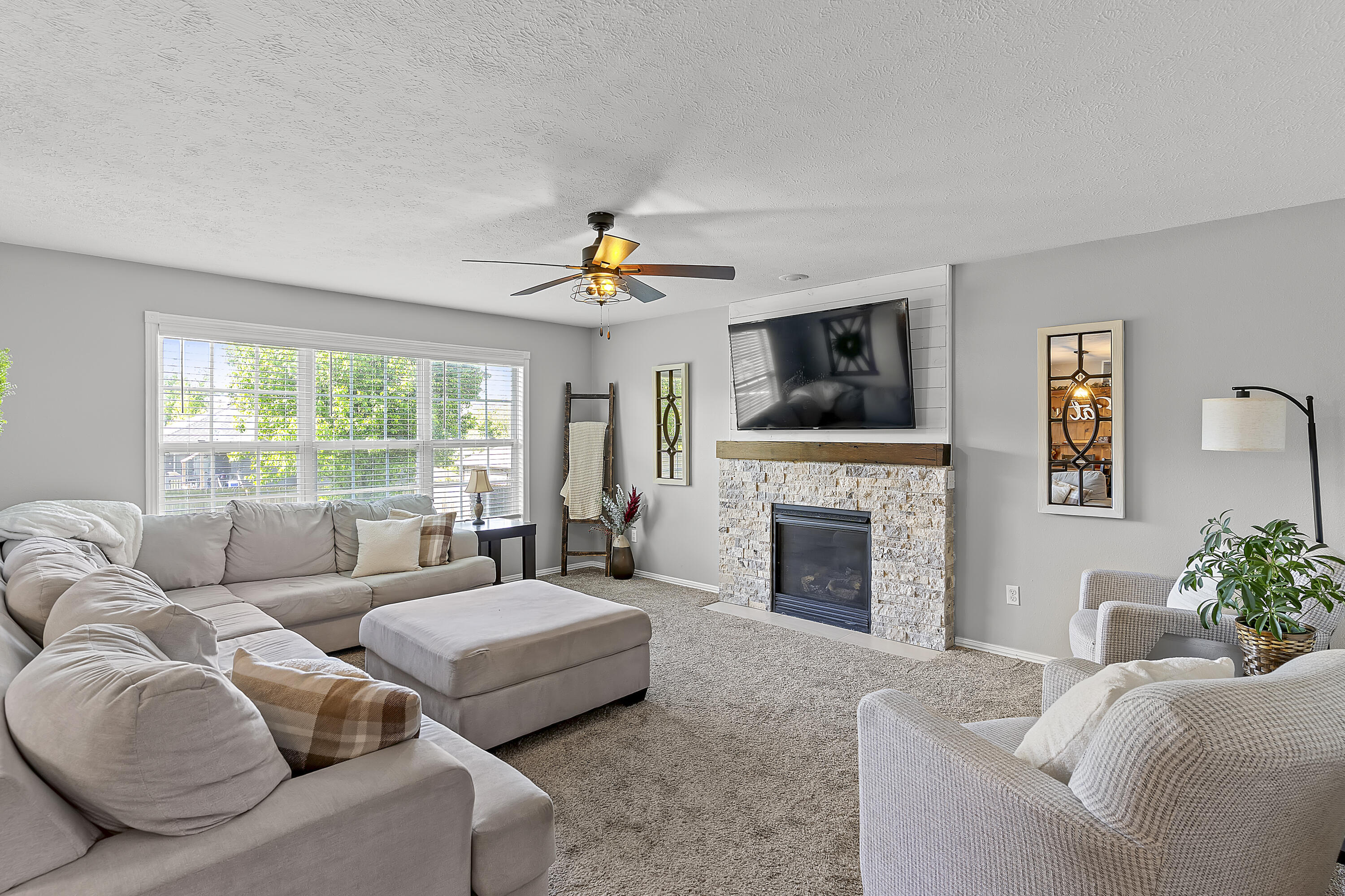 1104 West Tyson Court Property Photo 6