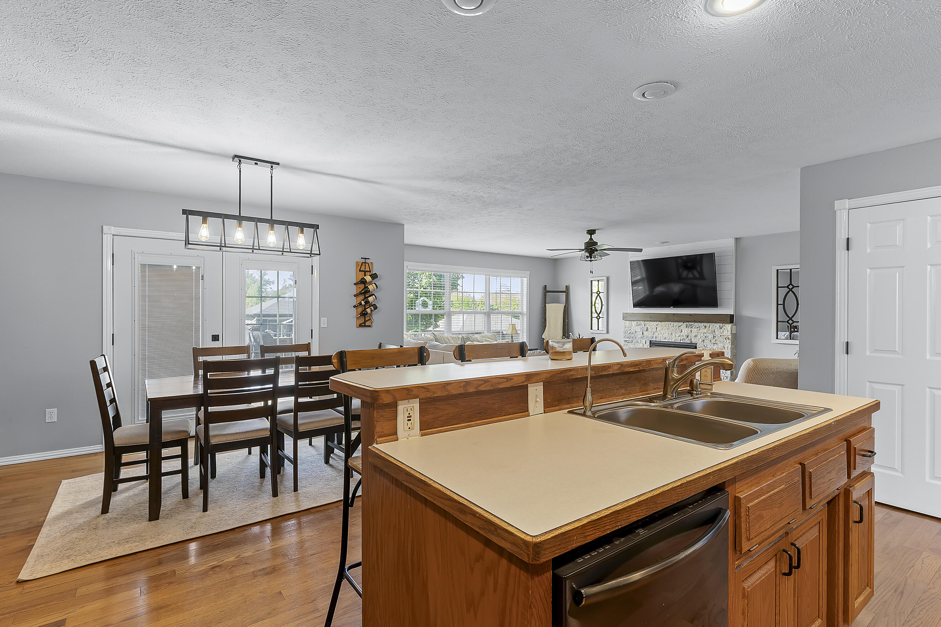 1104 West Tyson Court Property Photo 15
