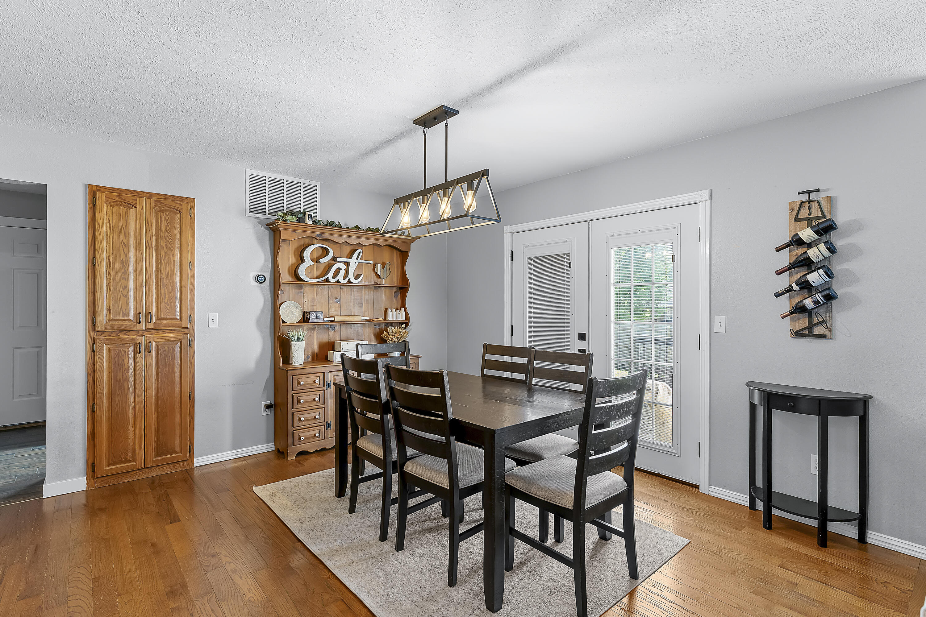 1104 West Tyson Court Property Photo 17
