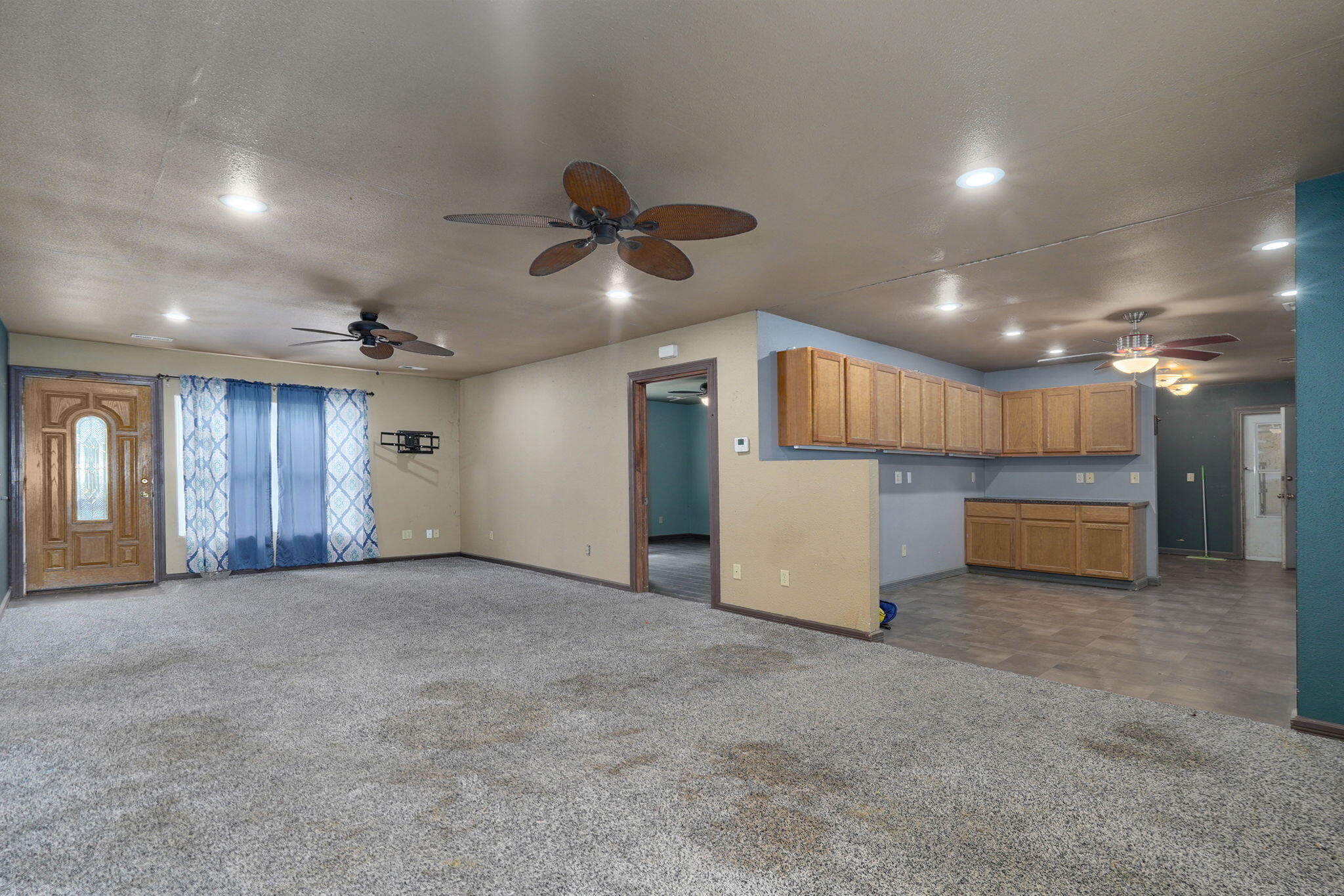 5940 Lawrence 1135 Property Photo 4