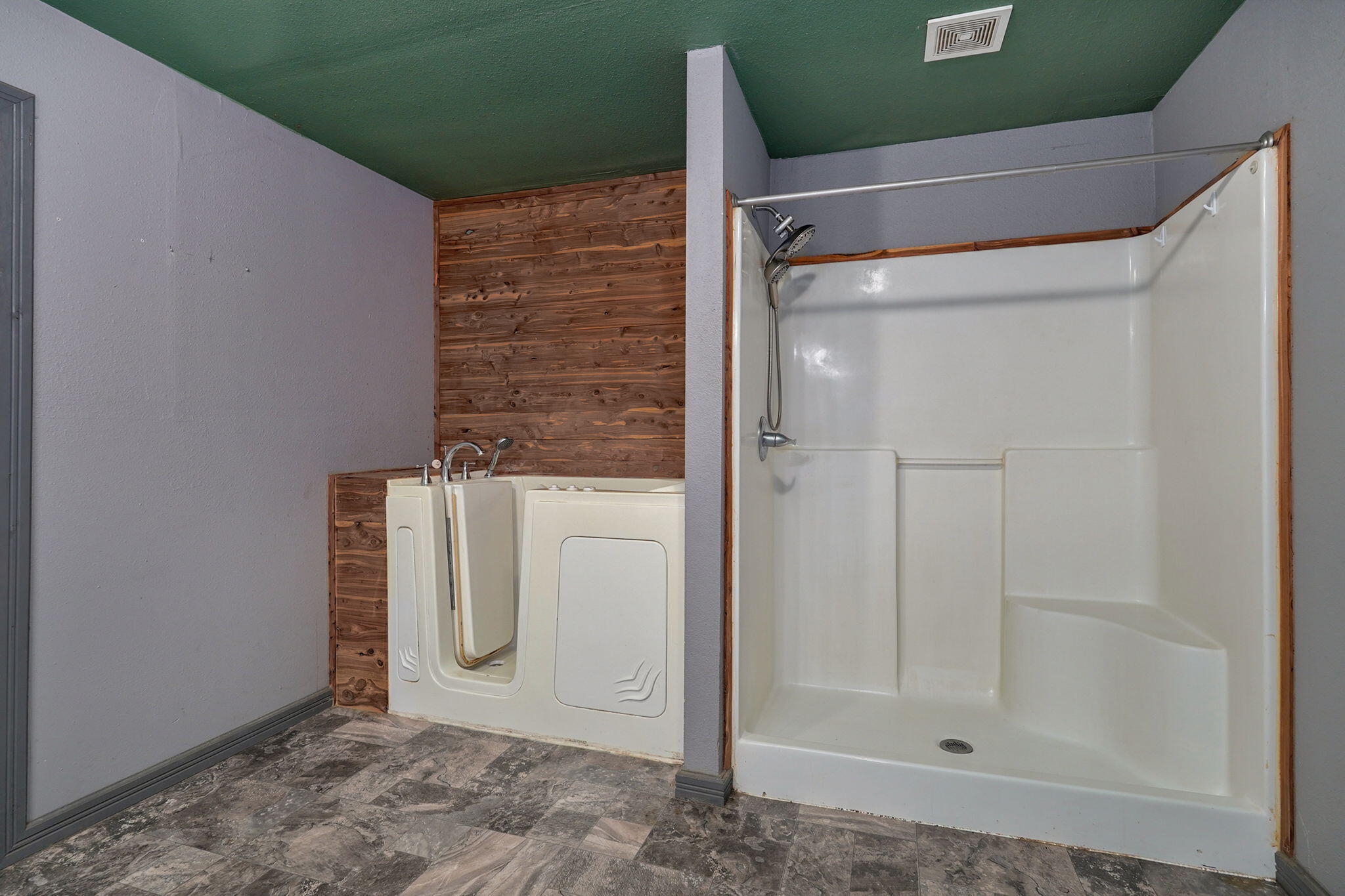 5940 Lawrence 1135 Property Photo 11