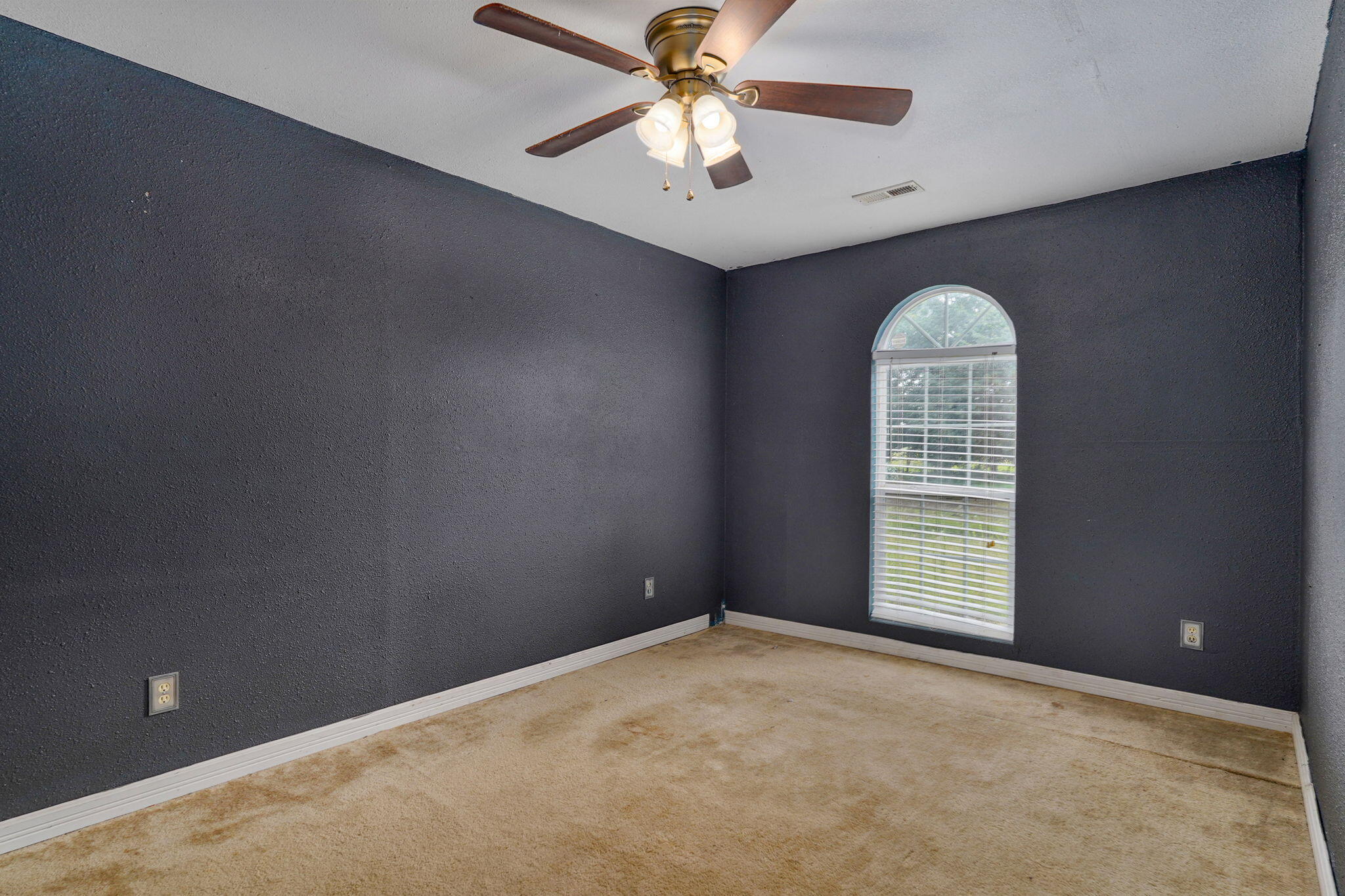 5940 Lawrence 1135 Property Photo 13