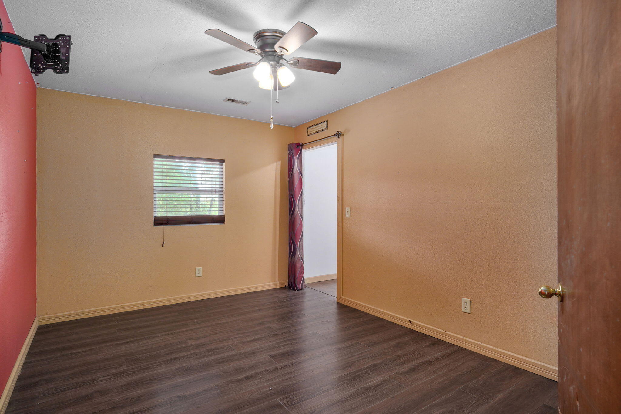 5940 Lawrence 1135 Property Photo 15