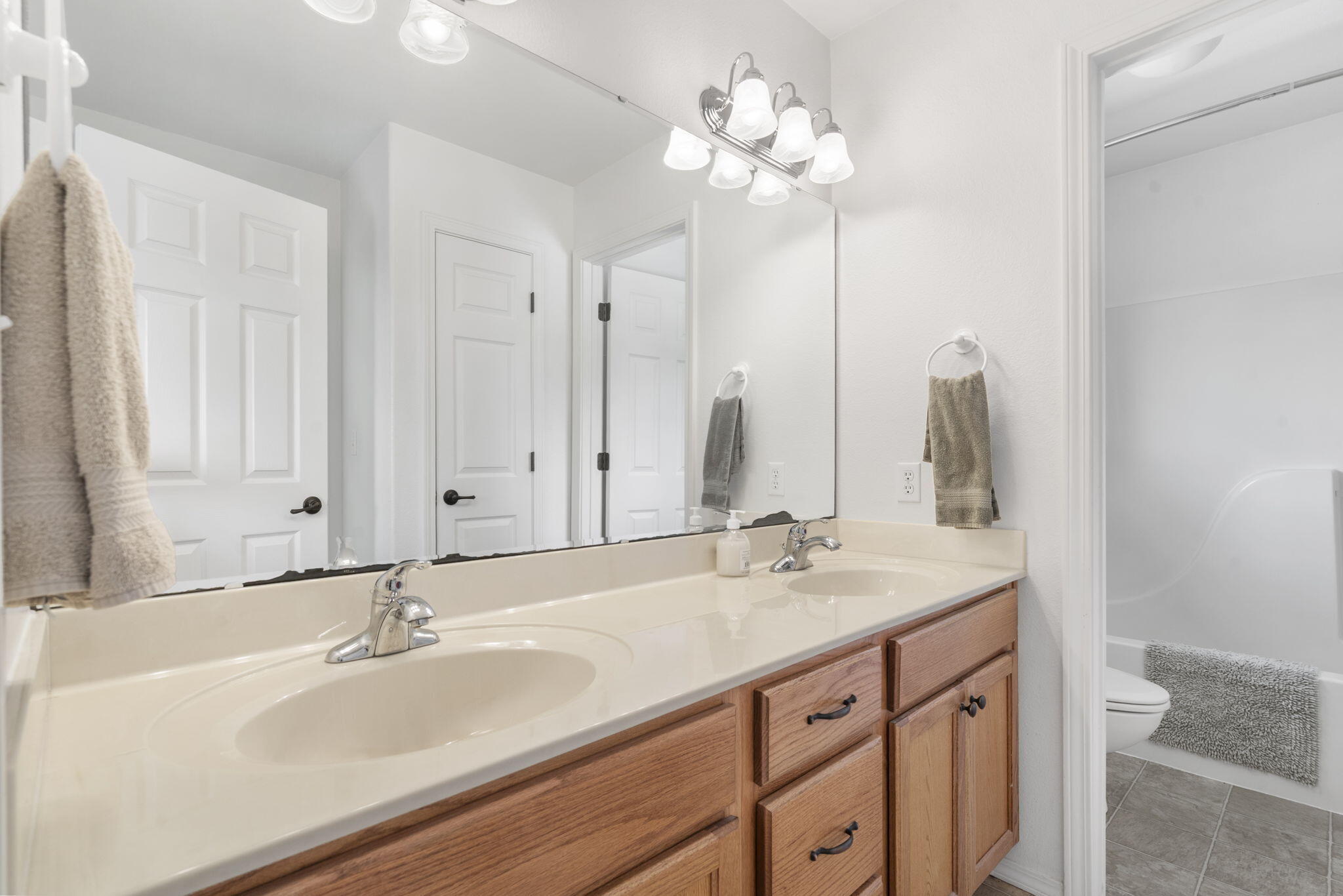 40 Overton Court Property Photo 17