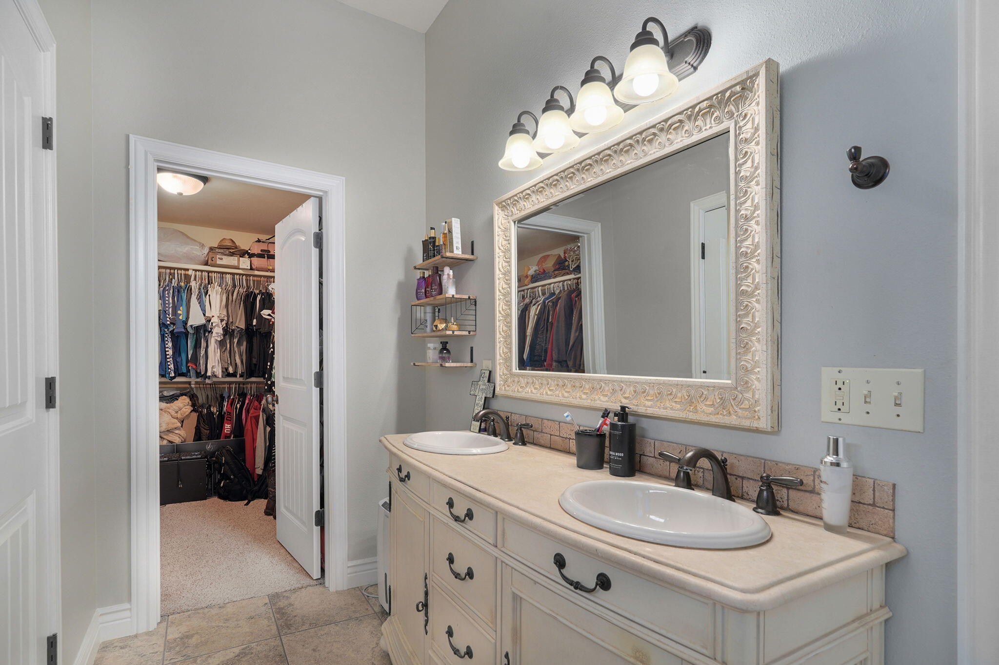 5701 North Seacrest Drive Property Photo 12