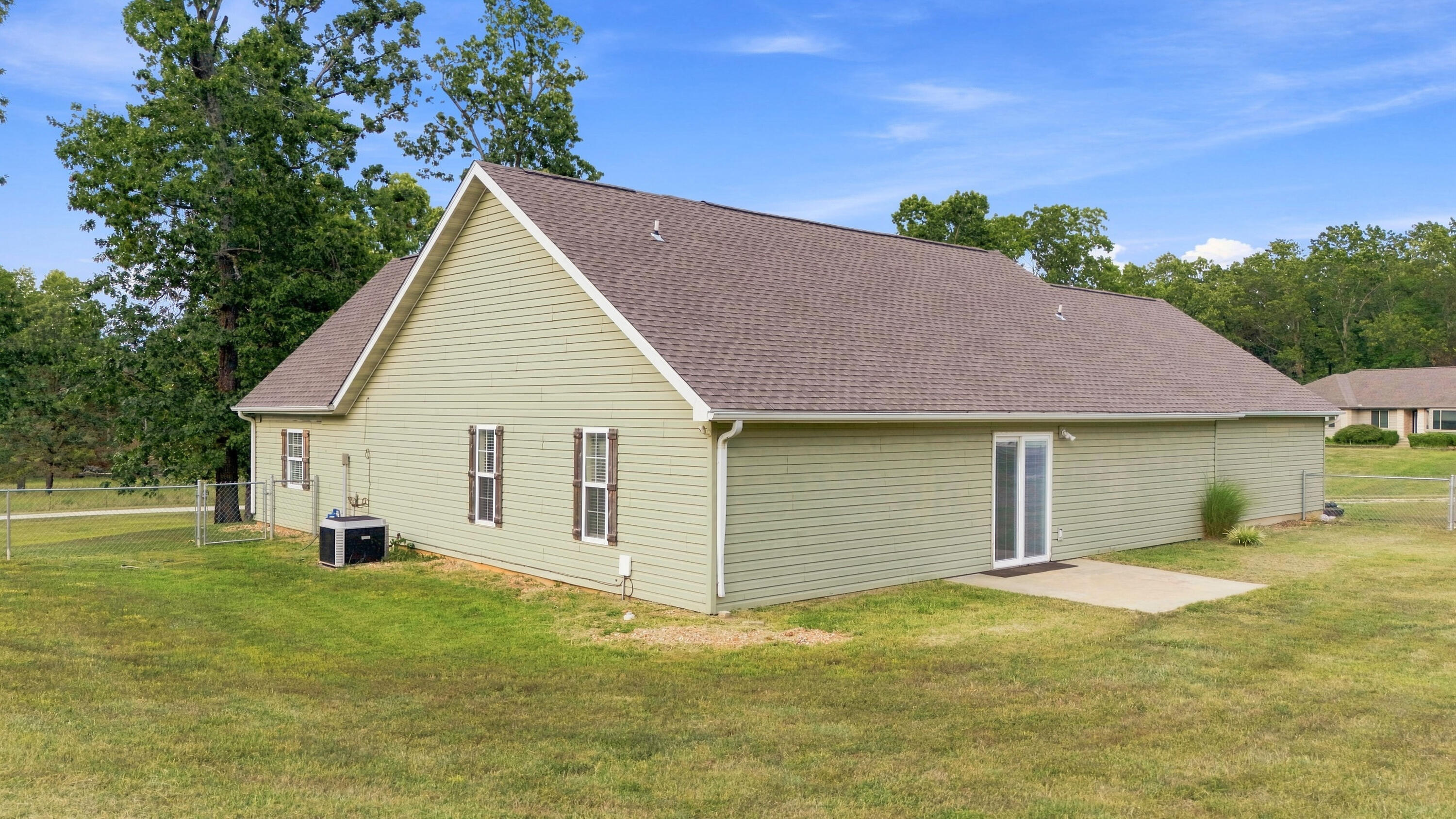 7589 Private Road 2453 Property Photo 5