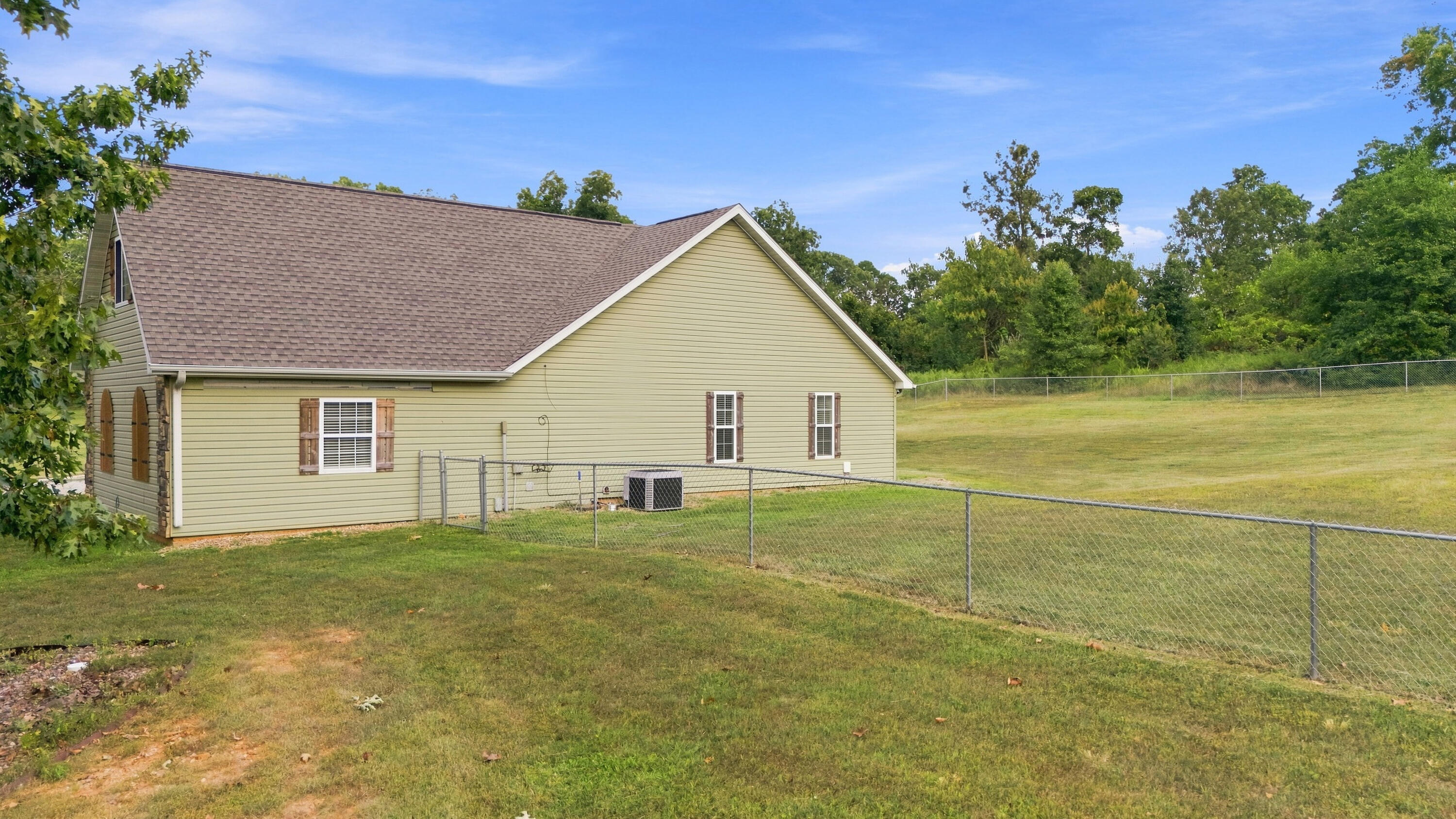 7589 Private Road 2453 Property Photo 7