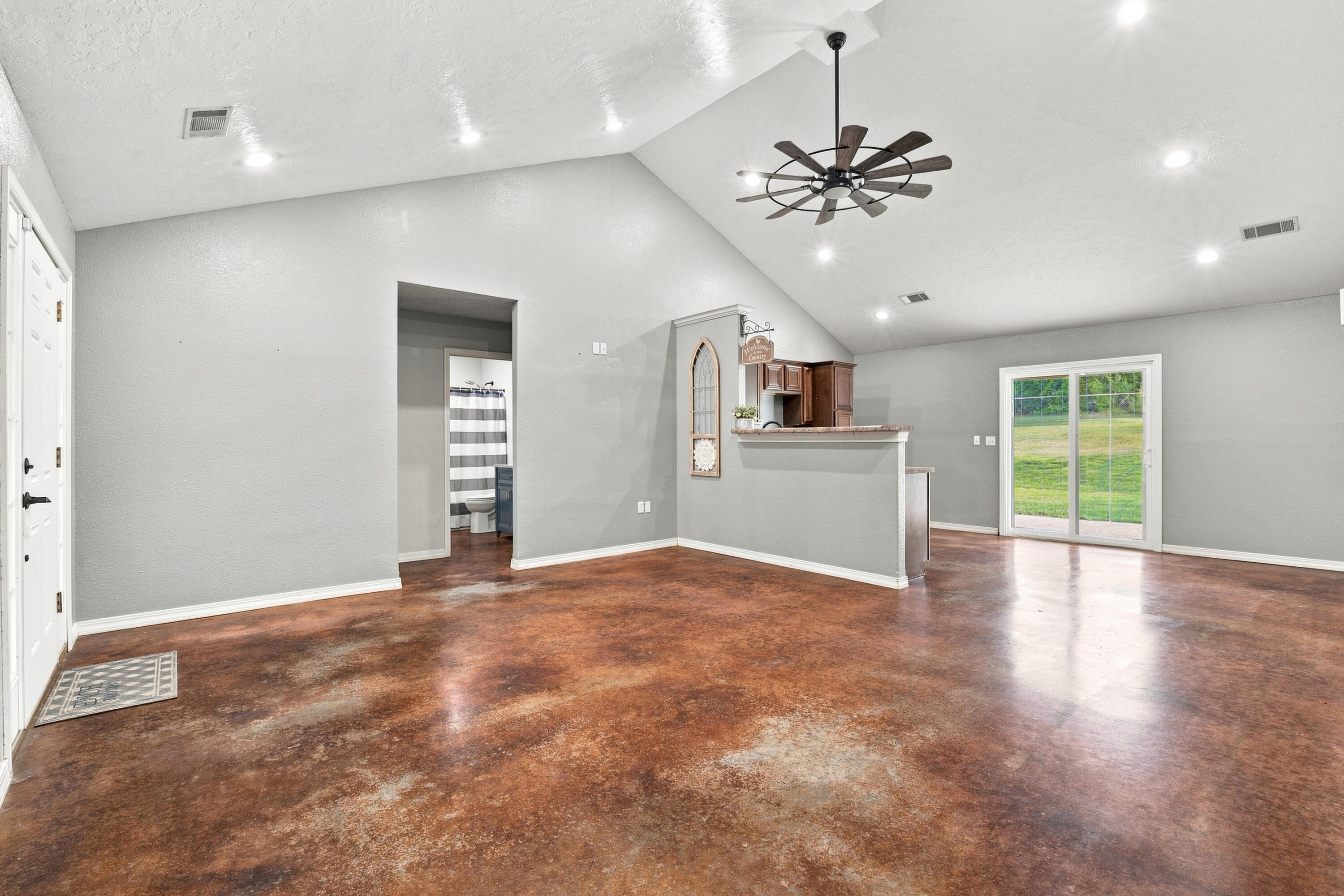 7589 Private Road 2453 Property Photo 12