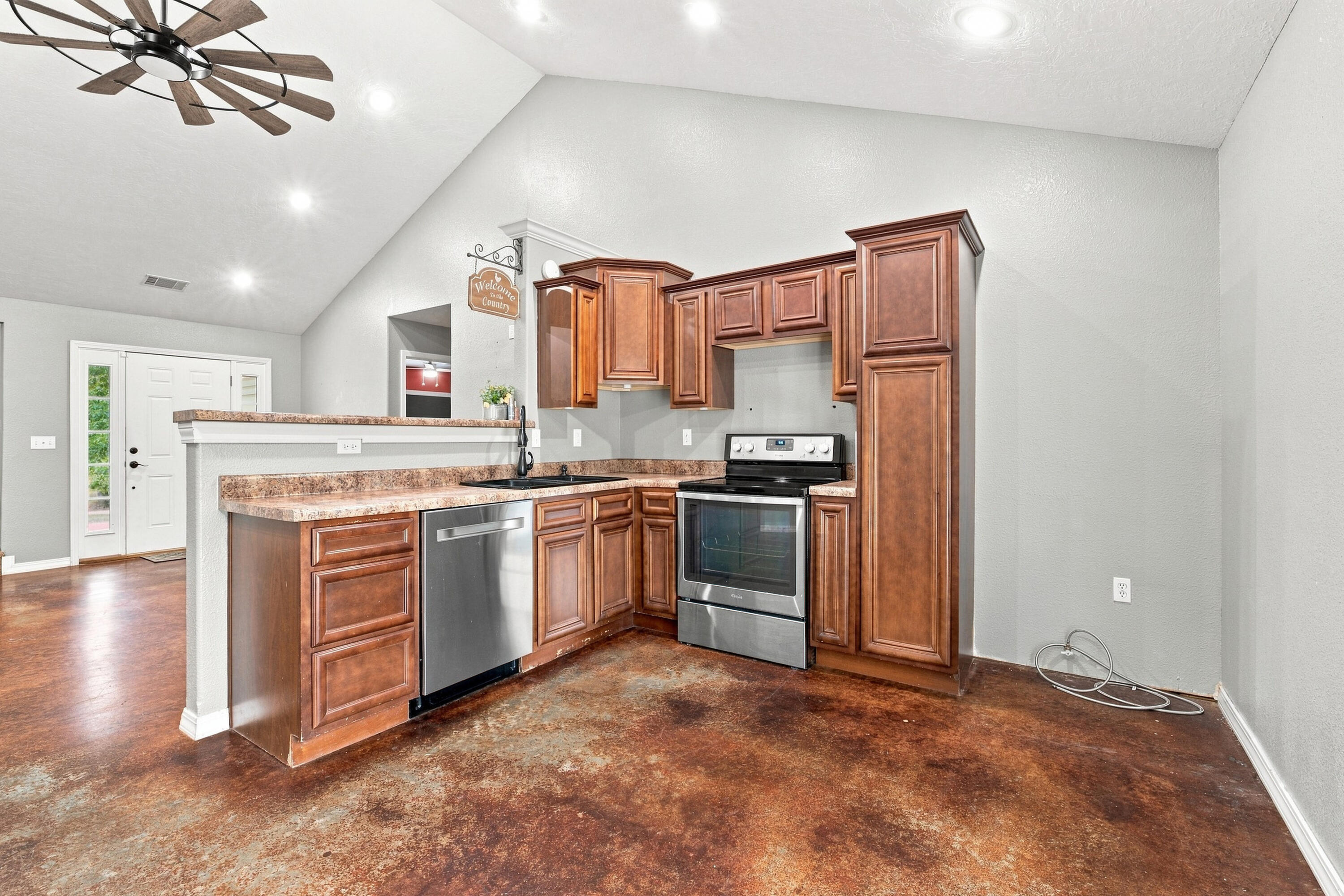 7589 Private Road 2453 Property Photo 14