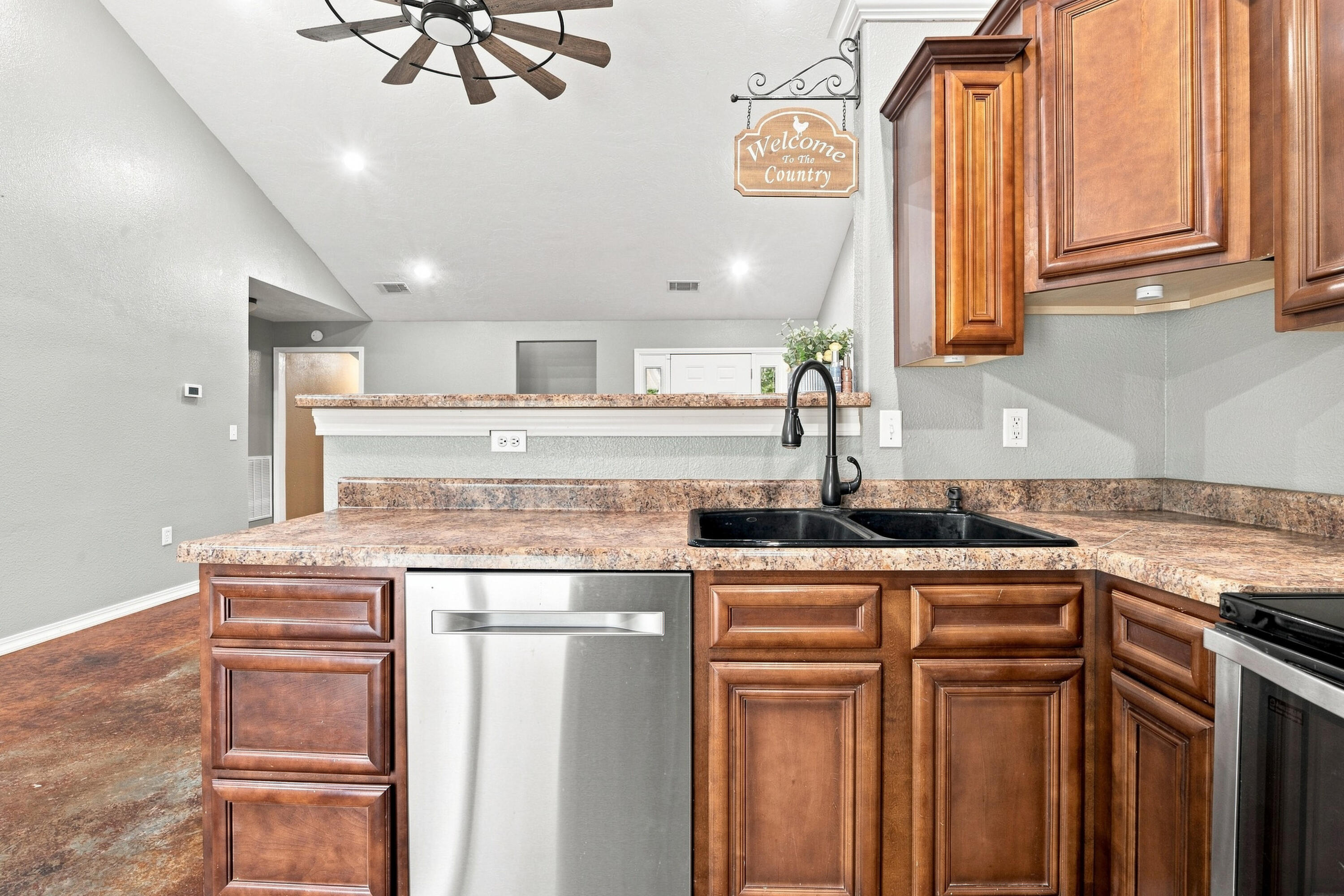 7589 Private Road 2453 Property Photo 16