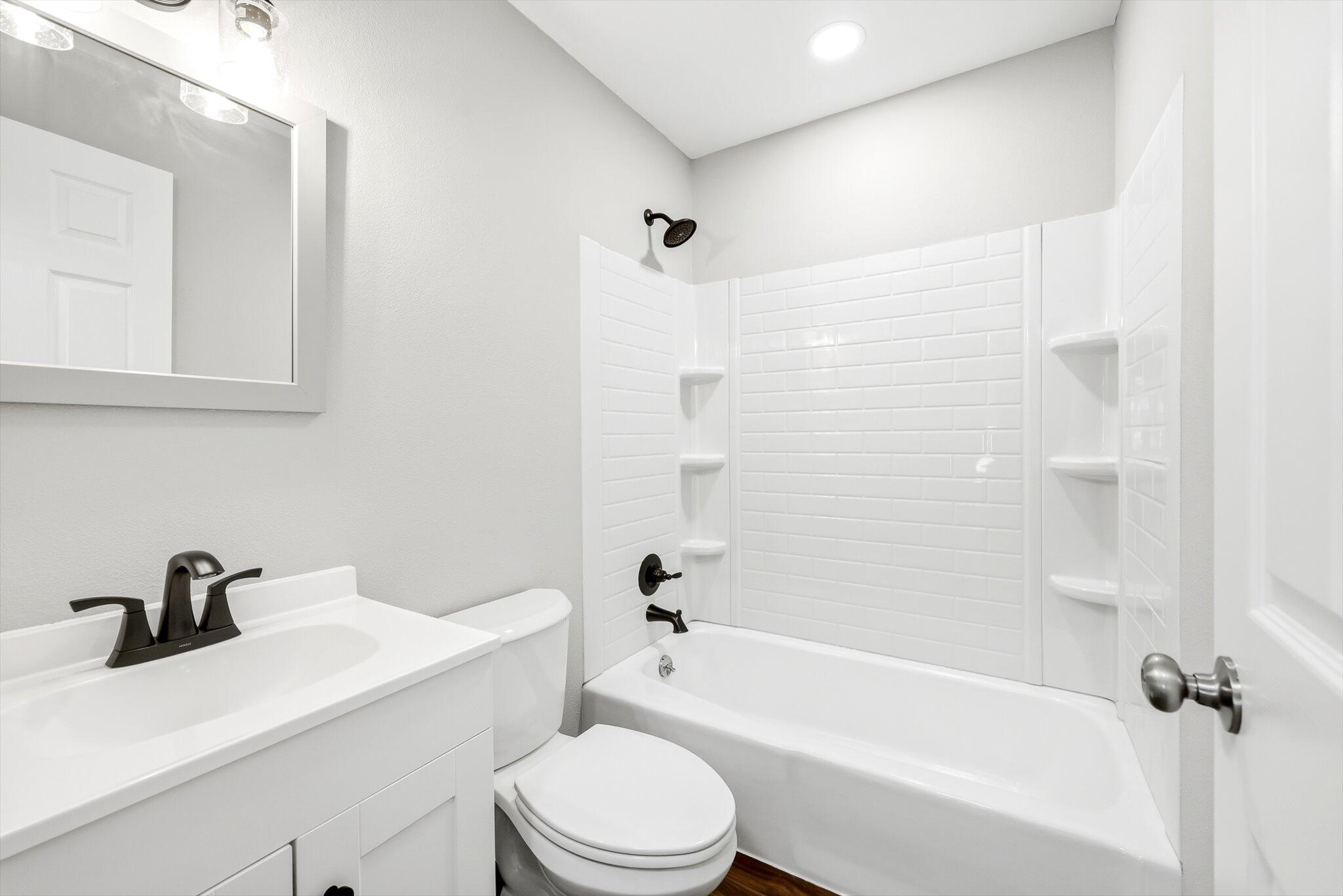 2148 East Walnut Street Property Photo 12