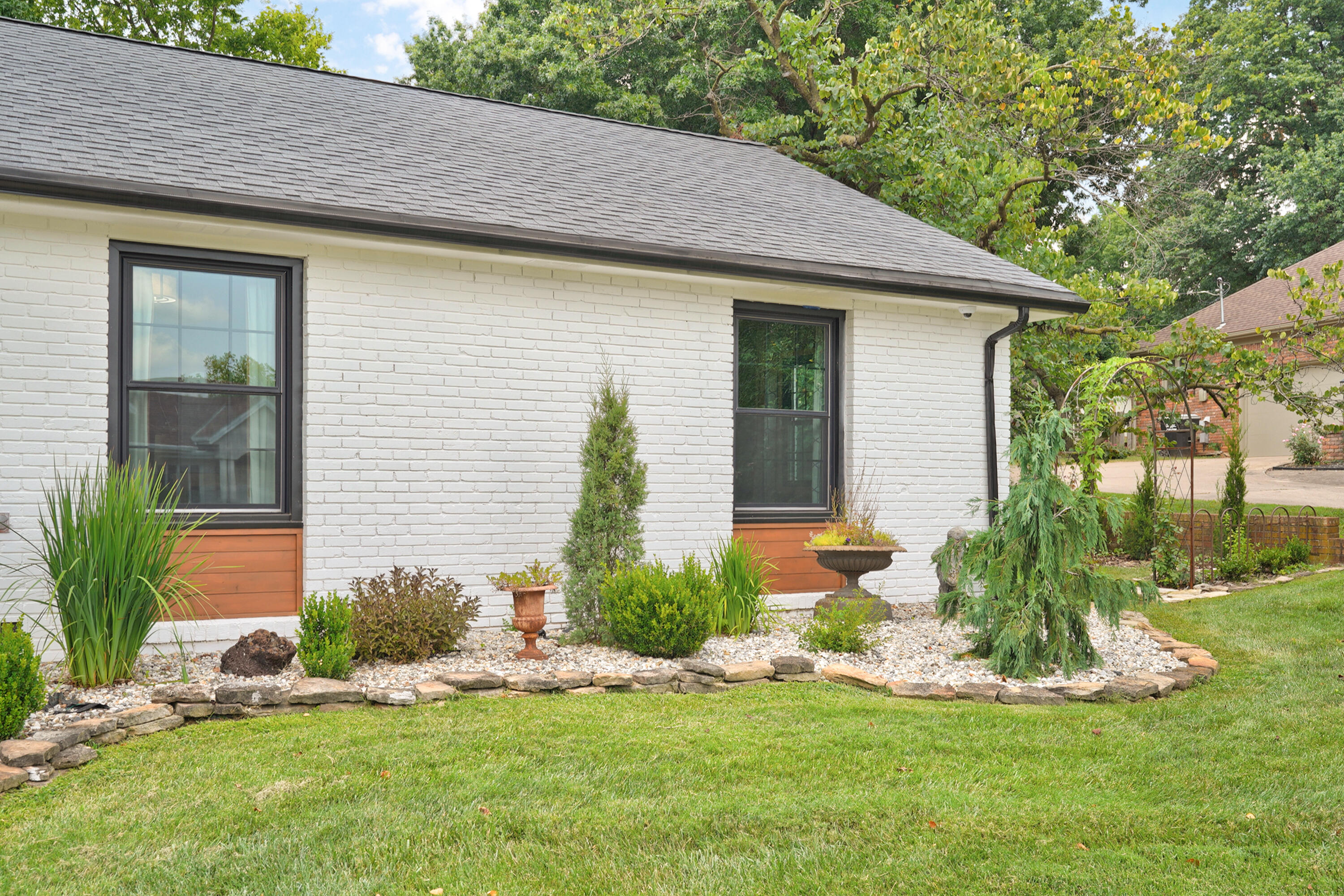 2599 South Skyline Drive Property Photo 9
