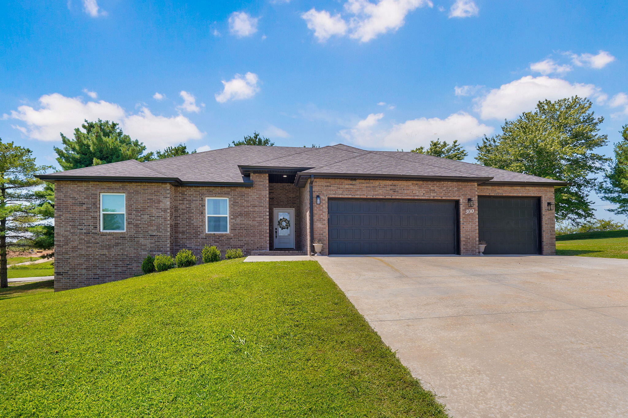 300 Raven Circle Property Photo 1