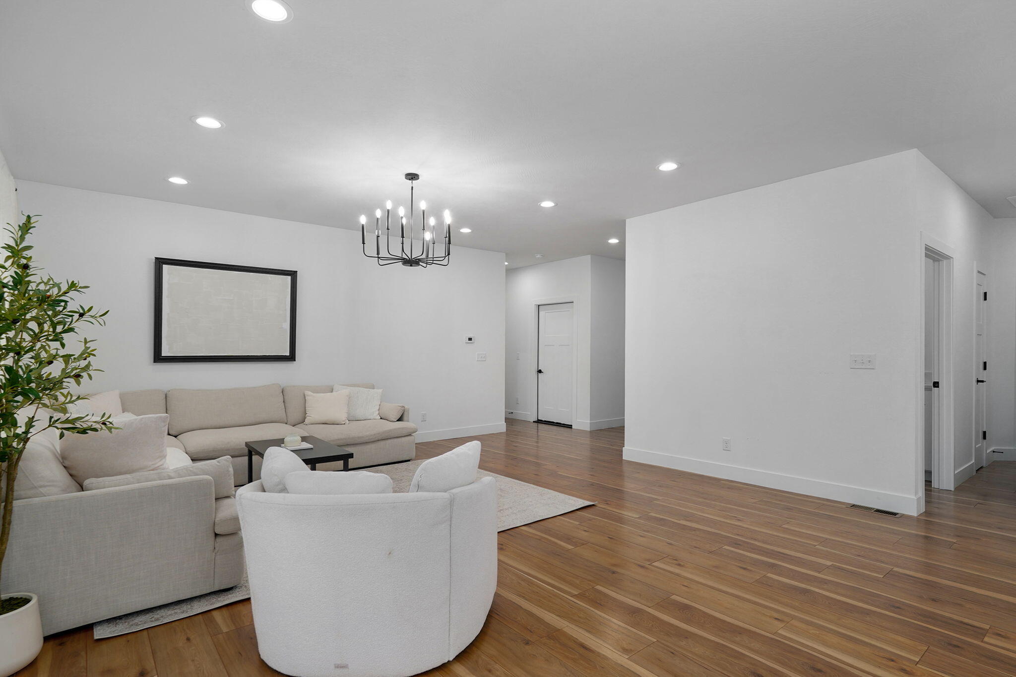 300 Raven Circle Property Photo 9