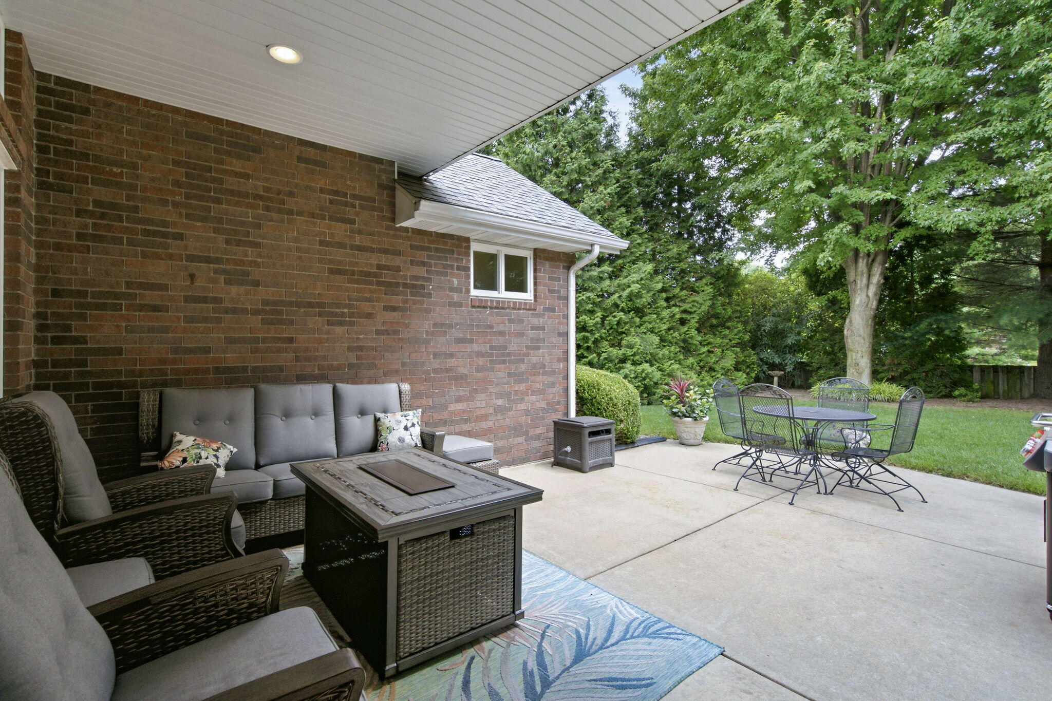 1890 North Alders Court Property Photo 33