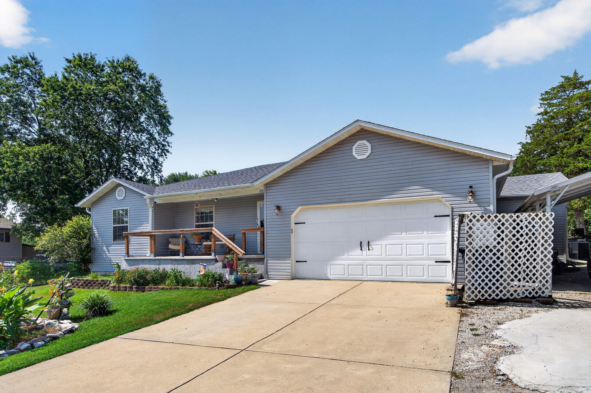 221 Foley Street Property Photo 4